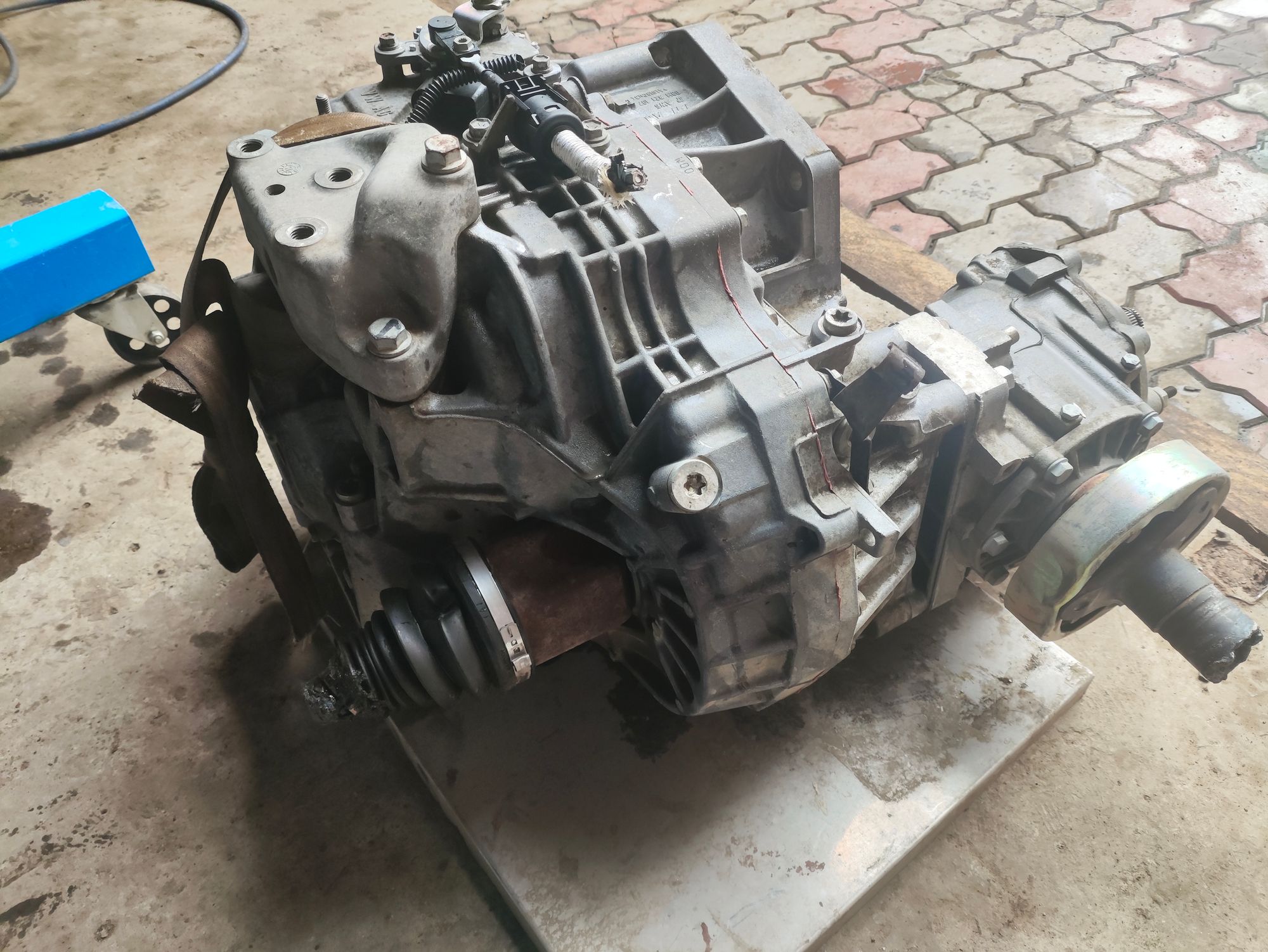 https://ycs.partsauto.market/partsauto-images/thmbs/userImages/6ab8ea4394fc0aced0b69382a3e61955/part/b43fc080-3698-4f86-9eea-3597167edc3c_1779101890904.jpg