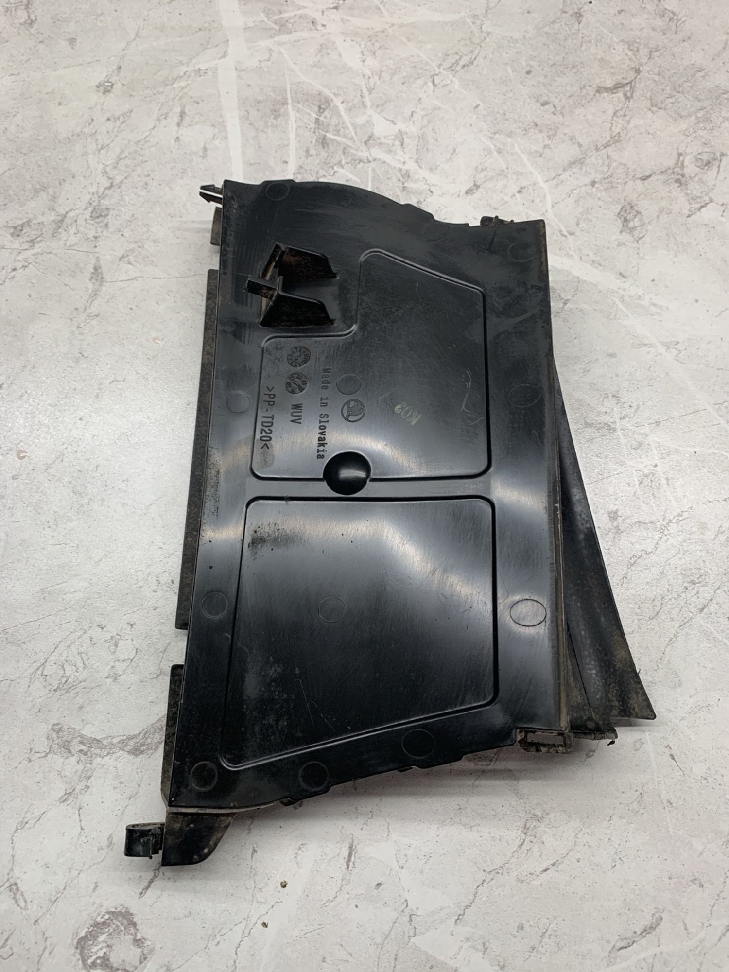 https://ycs.partsauto.market/partsauto-images/thmbs/userImages/6ab8ea4394fc0aced0b69382a3e61955/part/b67a1204-b207-4b68-a7e3-896224c6b3e3_1773749758954.jpg
