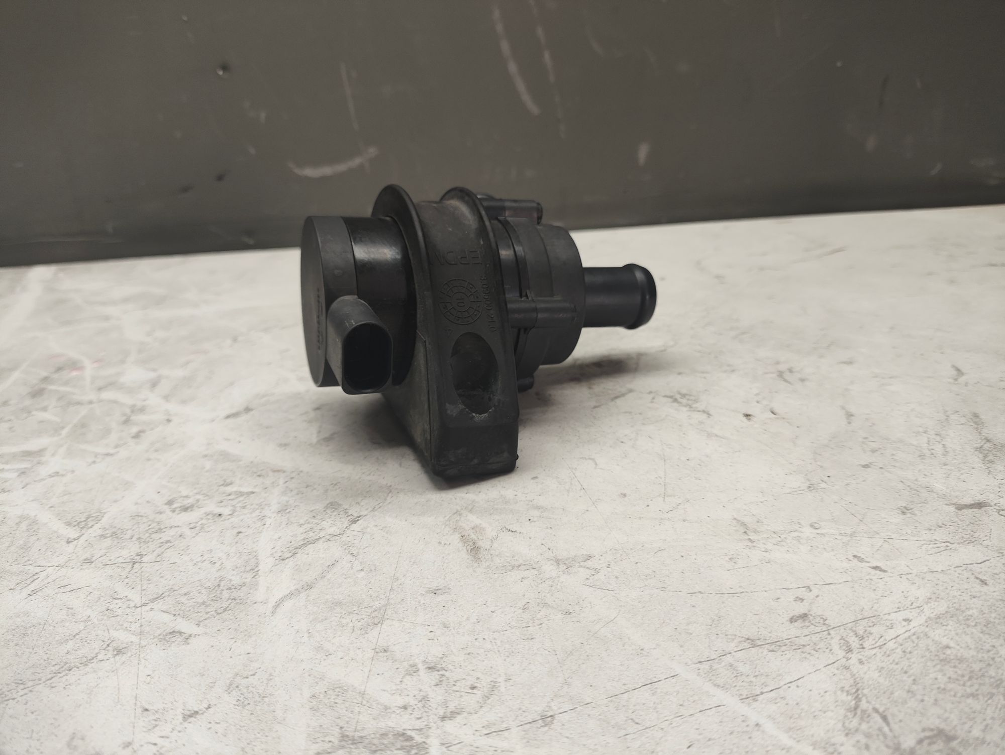 https://ycs.partsauto.market/partsauto-images/thmbs/userImages/6ab8ea4394fc0aced0b69382a3e61955/part/bcfa2044-8a5e-47f1-b9c6-0fb2dad6b1e2_1778580406287.jpg