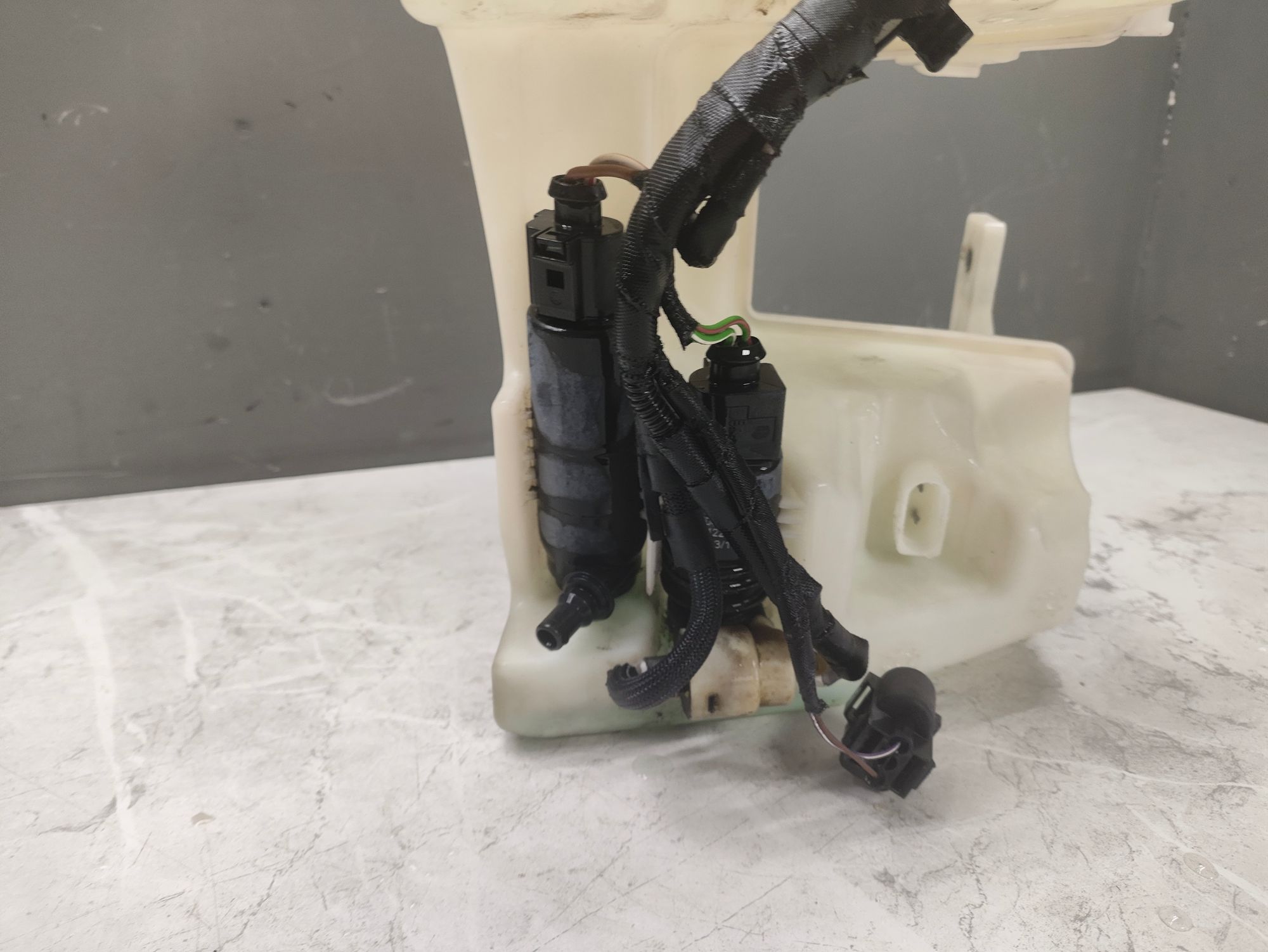 https://ycs.partsauto.market/partsauto-images/thmbs/userImages/6ab8ea4394fc0aced0b69382a3e61955/part/bfb3d0e3-3da4-4dbd-a7fb-d8055c6d0efb_1781010744084.jpg