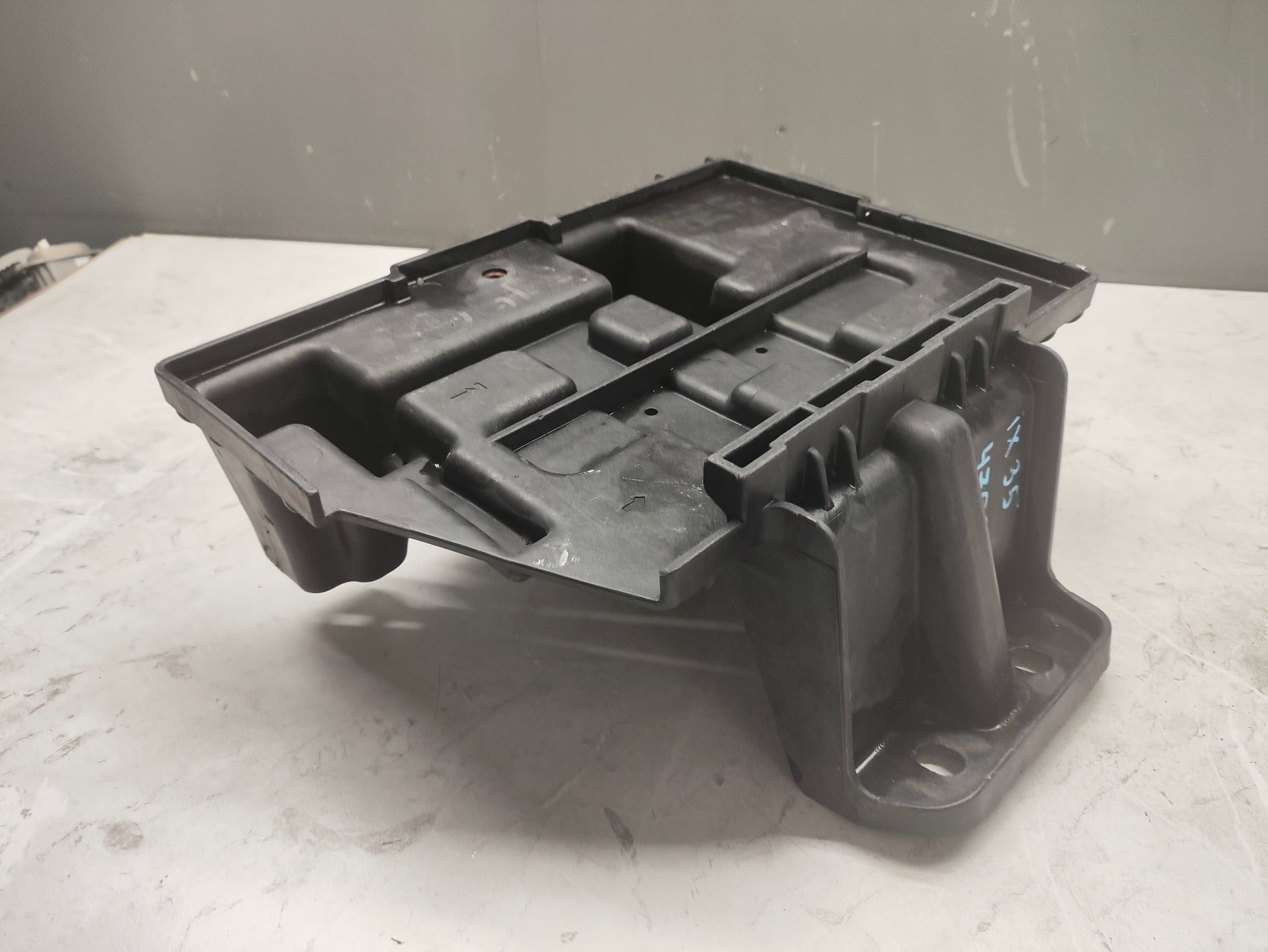 https://ycs.partsauto.market/partsauto-images/thmbs/userImages/6ab8ea4394fc0aced0b69382a3e61955/part/c1b51f86-b758-4b54-874b-91745fd42114_1781008842811.jpg