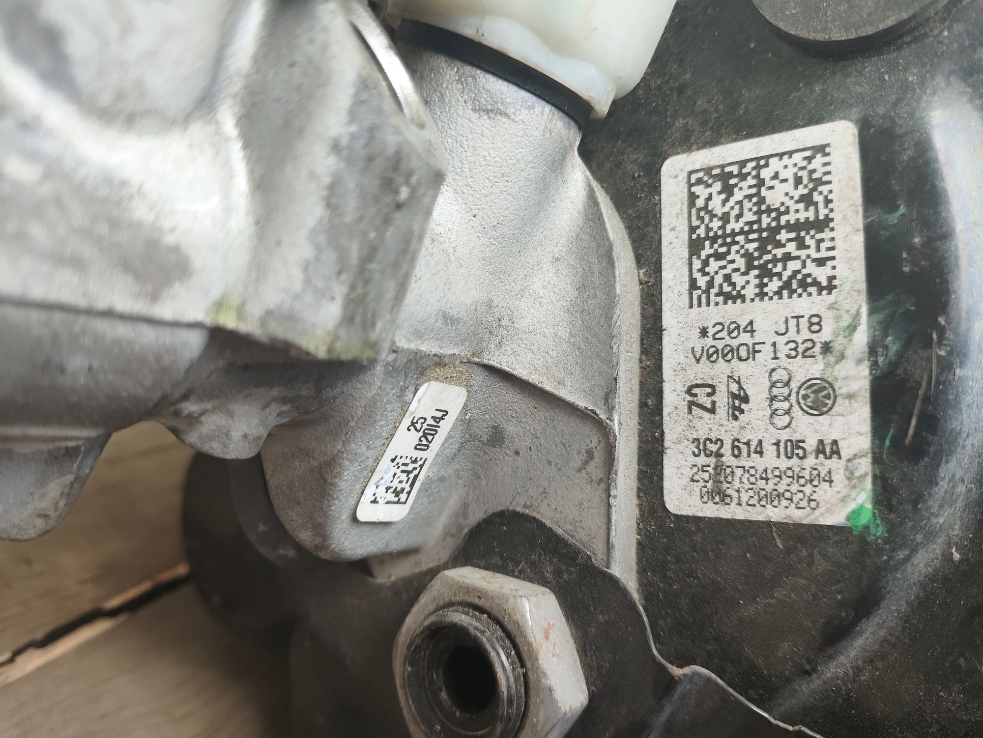 https://ycs.partsauto.market/partsauto-images/thmbs/userImages/6ab8ea4394fc0aced0b69382a3e61955/part/c40fcd4c-c31b-49d2-89db-346be10936ec_1785236597901.jpg