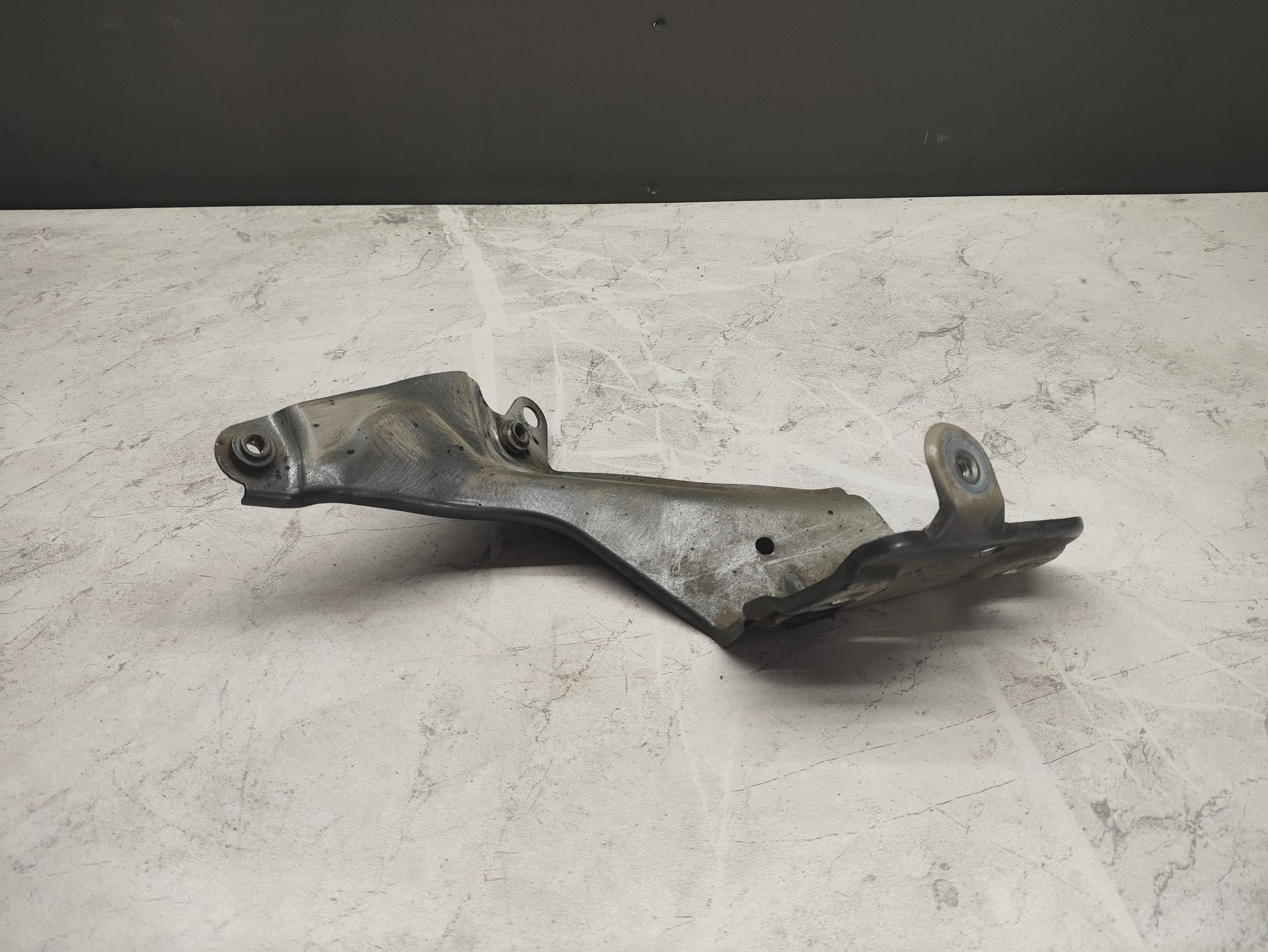 https://ycs.partsauto.market/partsauto-images/thmbs/userImages/6ab8ea4394fc0aced0b69382a3e61955/part/c6080ed5-b8cf-4134-ad17-5ca8b3664b91_1775202327374.jpg