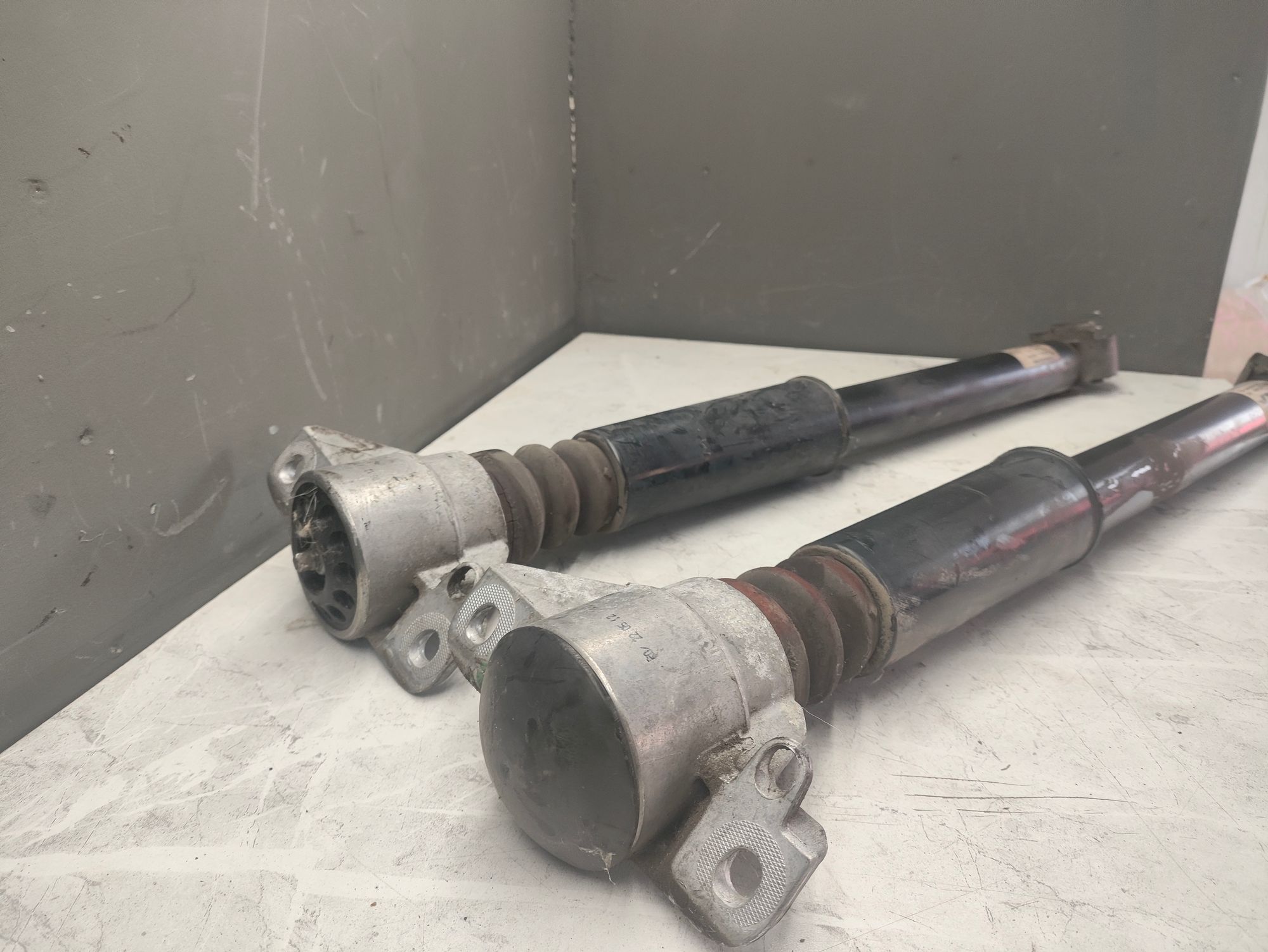 https://ycs.partsauto.market/partsauto-images/thmbs/userImages/6ab8ea4394fc0aced0b69382a3e61955/part/c646b790-1140-4325-858a-9f748bb21bc7_1785581549630.jpg