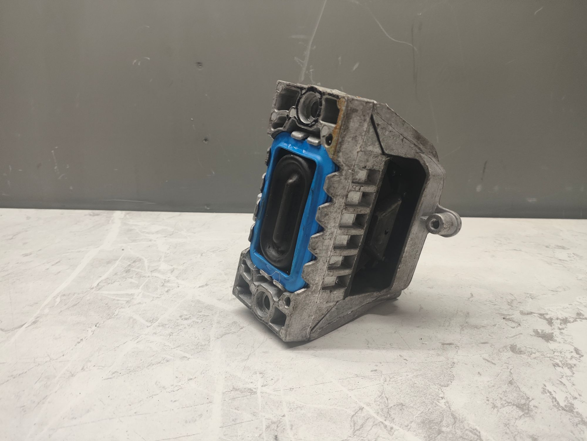 https://ycs.partsauto.market/partsauto-images/thmbs/userImages/6ab8ea4394fc0aced0b69382a3e61955/part/c7521a29-4c4a-4b33-8baf-f9e5c4a3ad04_1777711796533.jpg