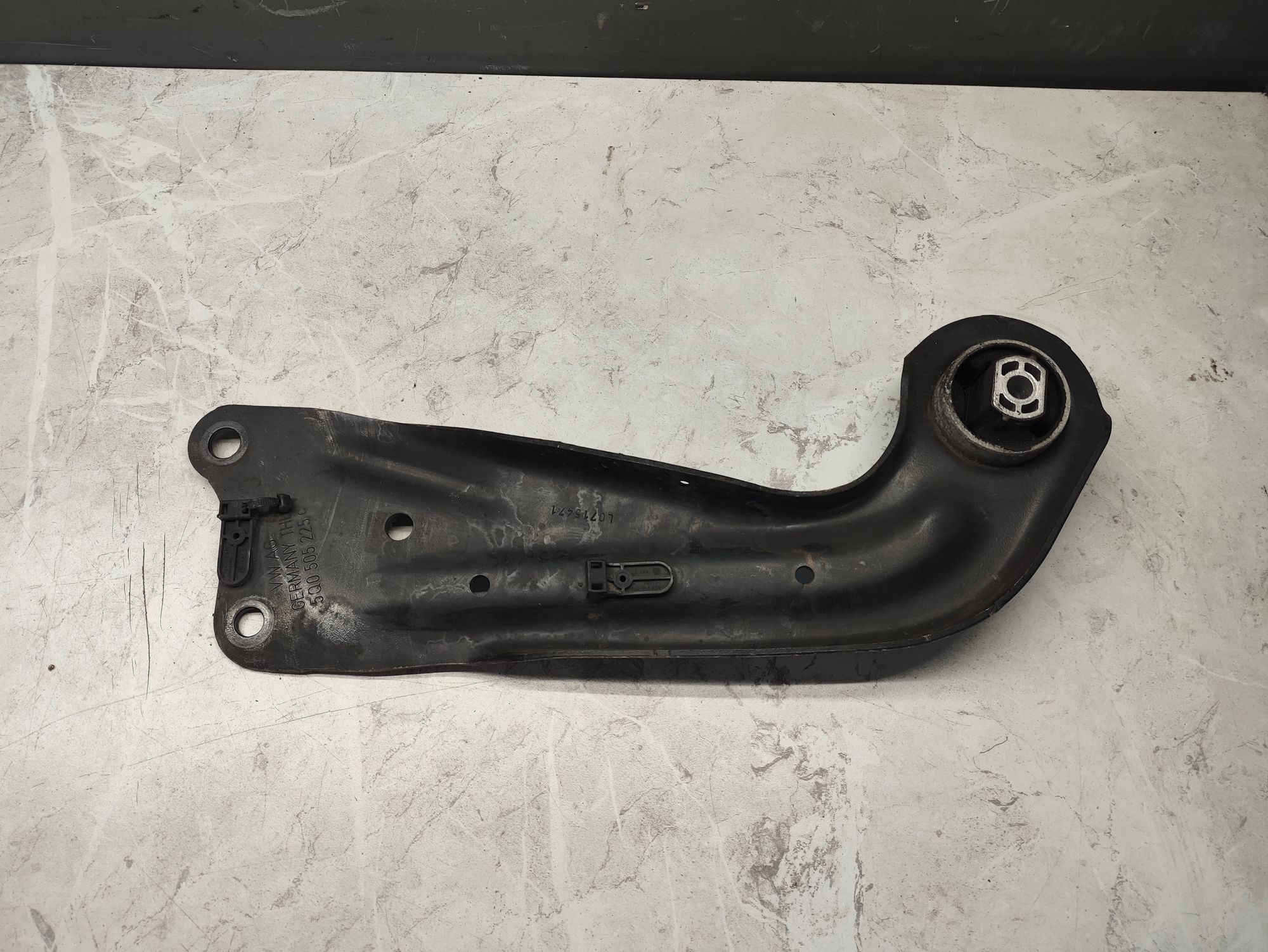 https://ycs.partsauto.market/partsauto-images/thmbs/userImages/6ab8ea4394fc0aced0b69382a3e61955/part/caff0d8b-7f8d-46e0-850e-14e2fa00980c_1787312501074.jpg