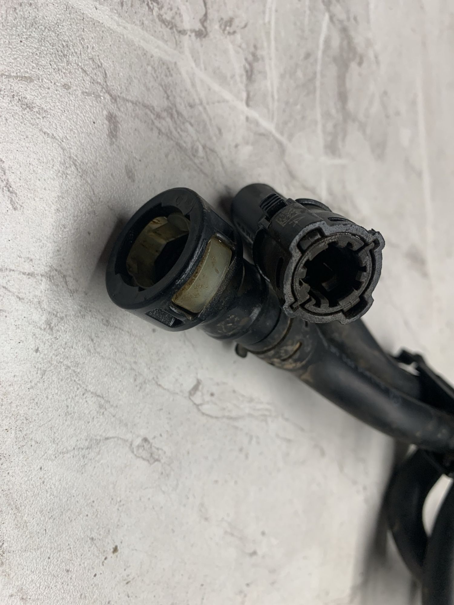 https://ycs.partsauto.market/partsauto-images/thmbs/userImages/6ab8ea4394fc0aced0b69382a3e61955/part/cb84bdb8-5c3b-449b-b209-4578eb2be61e_1774442364450.jpg