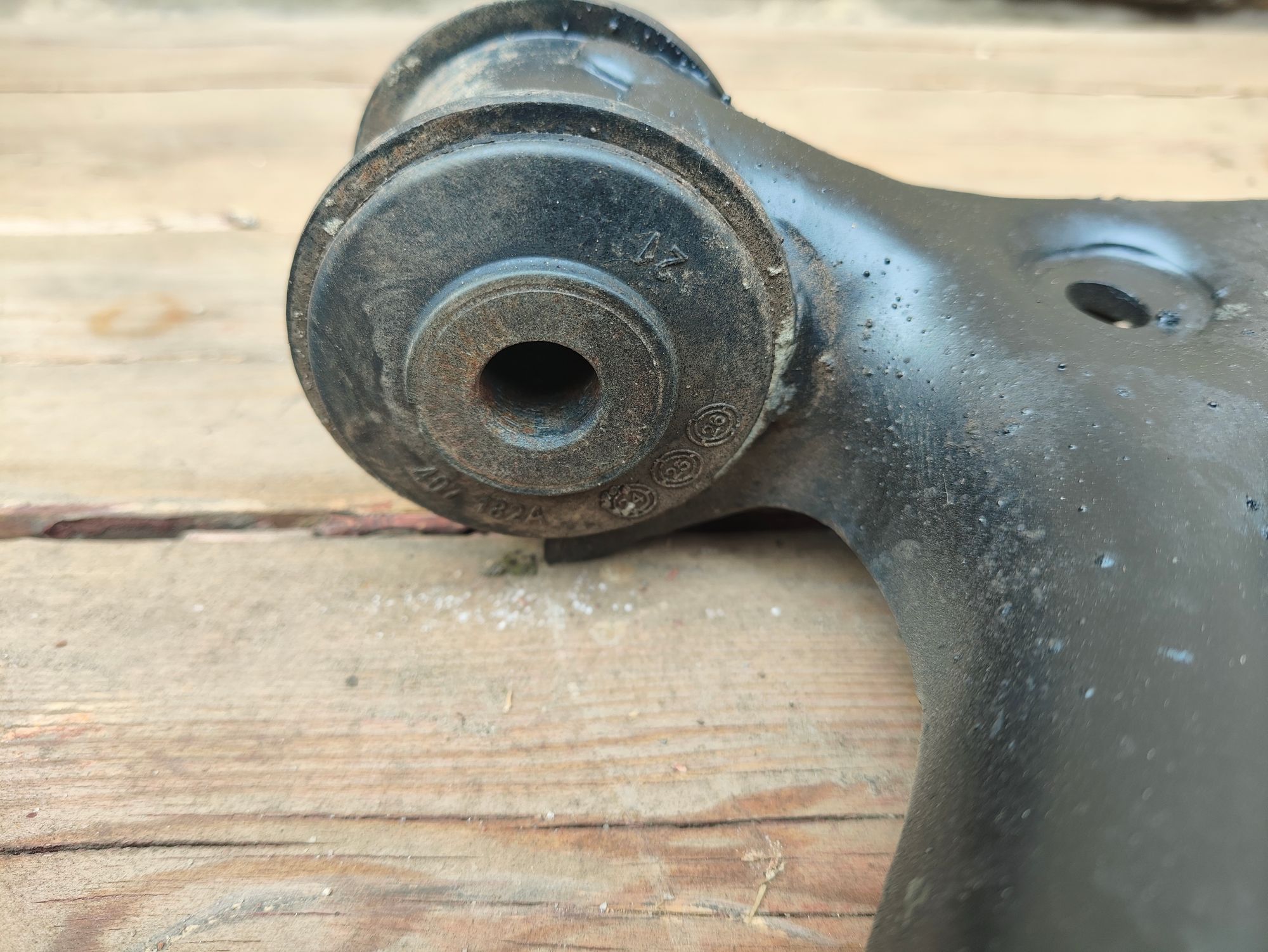 https://ycs.partsauto.market/partsauto-images/thmbs/userImages/6ab8ea4394fc0aced0b69382a3e61955/part/cbdfd9ab-96d0-4132-a39c-0733c6b43451_1776769330407.jpg