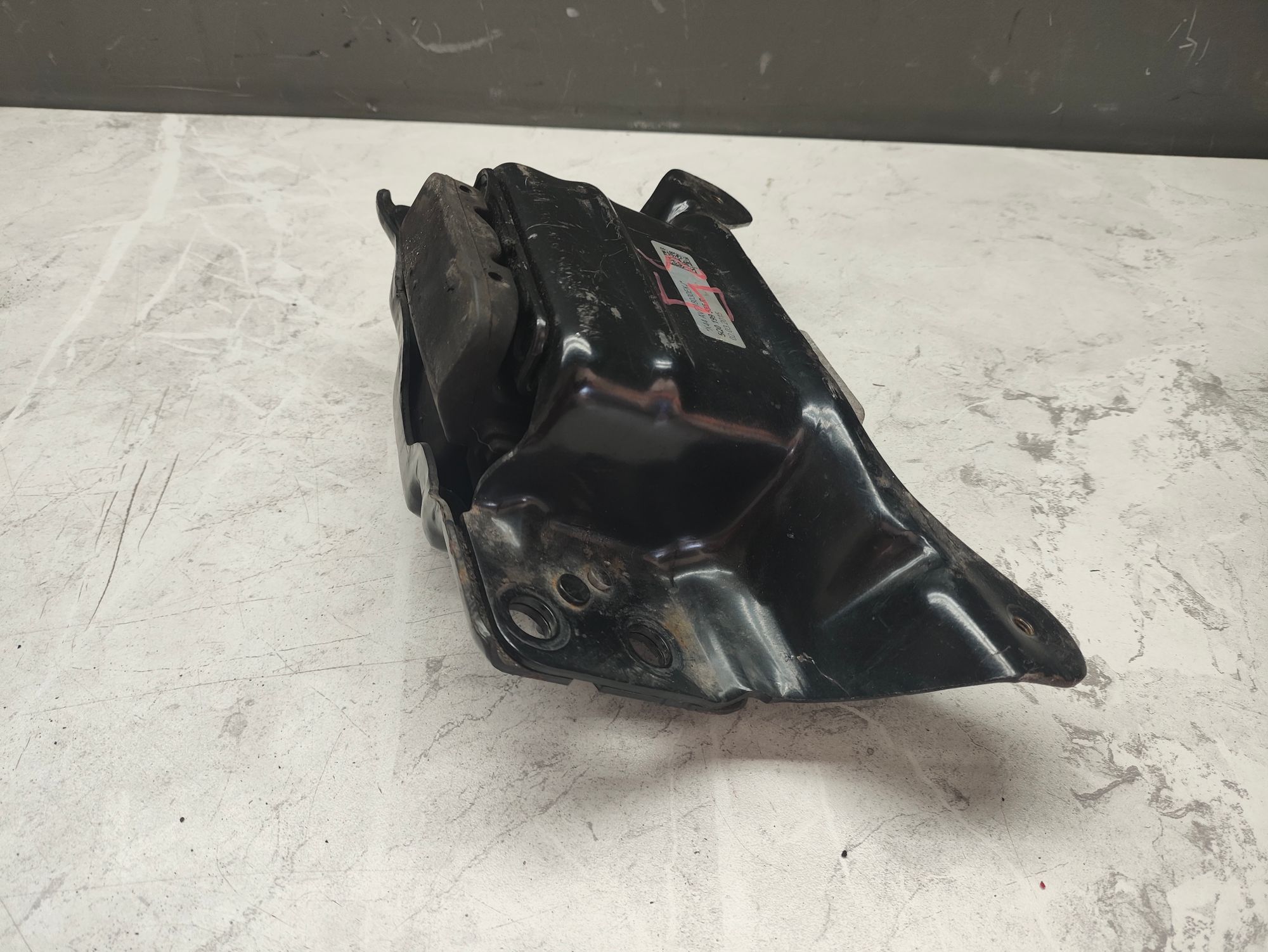 https://ycs.partsauto.market/partsauto-images/thmbs/userImages/6ab8ea4394fc0aced0b69382a3e61955/part/cc560b48-46f2-4355-a7bf-cbd198fb7f3c_1787302038424.jpg
