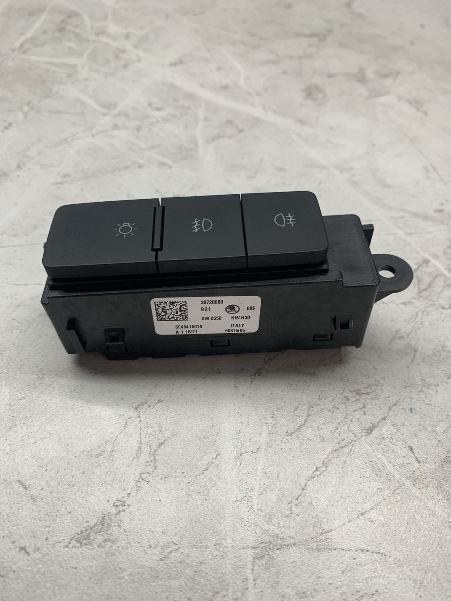 https://ycs.partsauto.market/partsauto-images/thmbs/userImages/6ab8ea4394fc0aced0b69382a3e61955/part/cd395683-45bb-4ba1-91f1-5858e2d2eb3c_1774258639357.jpg