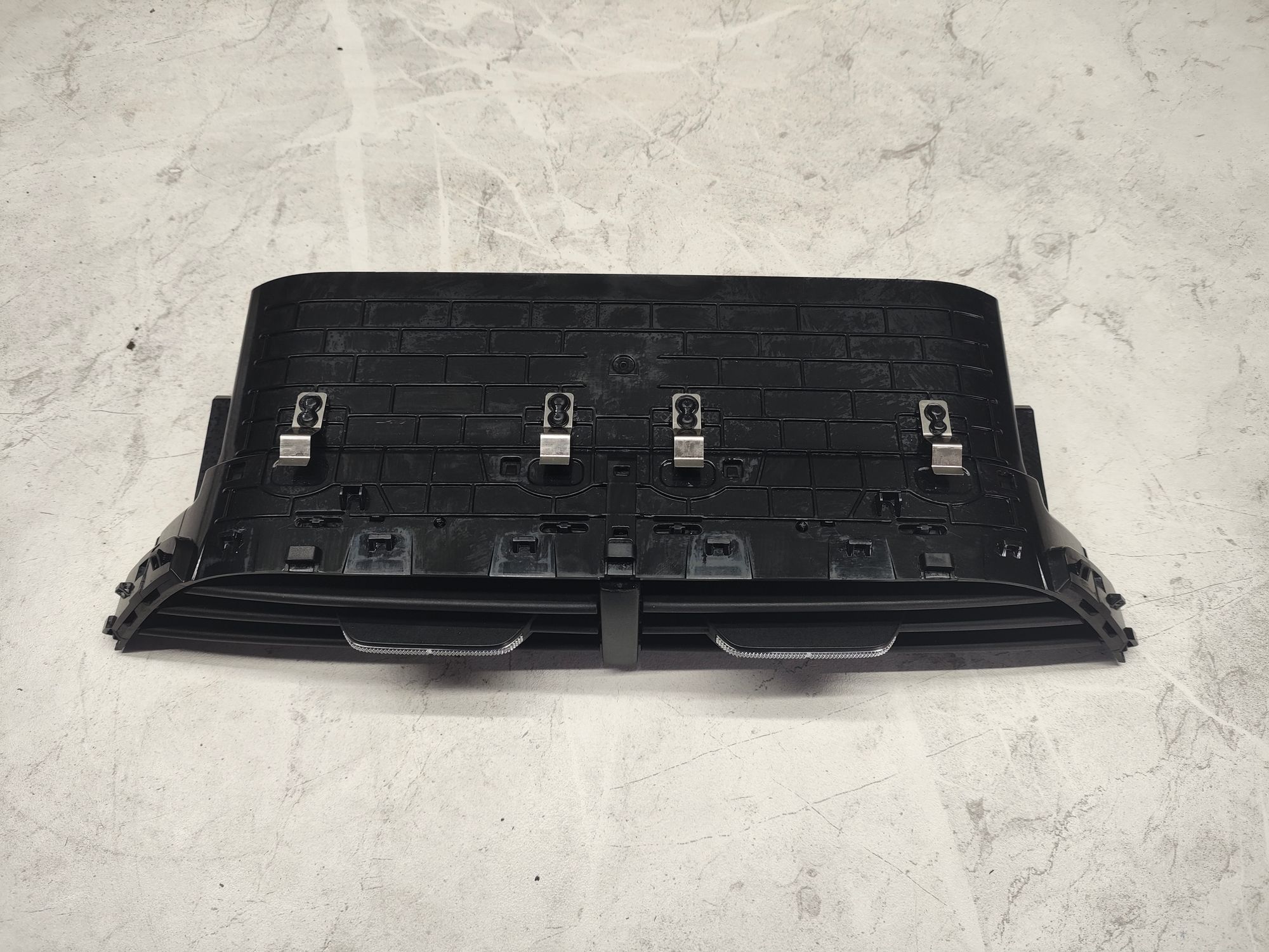 https://ycs.partsauto.market/partsauto-images/thmbs/userImages/6ab8ea4394fc0aced0b69382a3e61955/part/ce9a085b-94c7-4bc4-8a2e-82e3690c824f_1775128850654.jpg