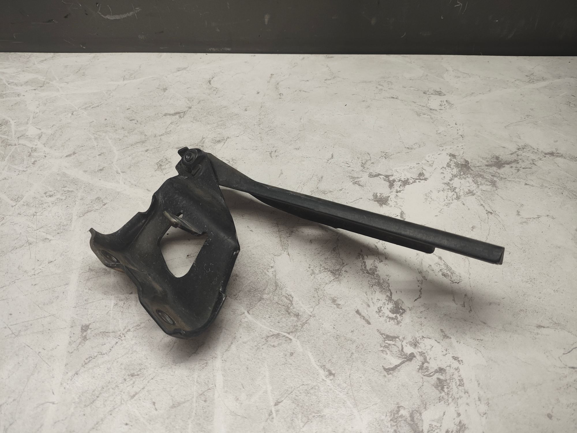 https://ycs.partsauto.market/partsauto-images/thmbs/userImages/6ab8ea4394fc0aced0b69382a3e61955/part/cec3a566-edf4-42ef-99dc-7fe0fcb93620_1784111492644.jpg