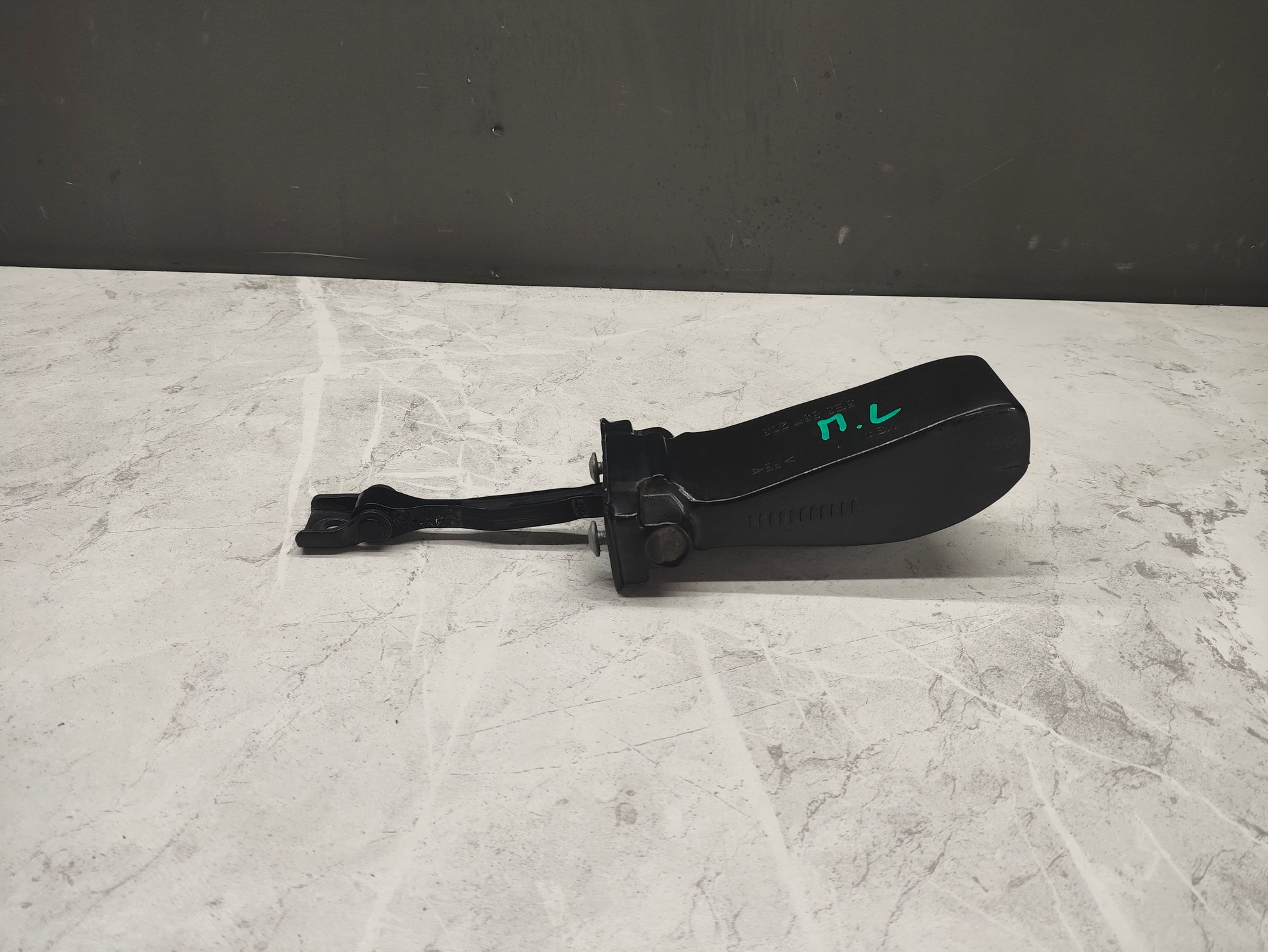 https://ycs.partsauto.market/partsauto-images/thmbs/userImages/6ab8ea4394fc0aced0b69382a3e61955/part/d25866d5-c7b6-4d5f-b00a-28b1e8d7c17c_1776263403463.jpg