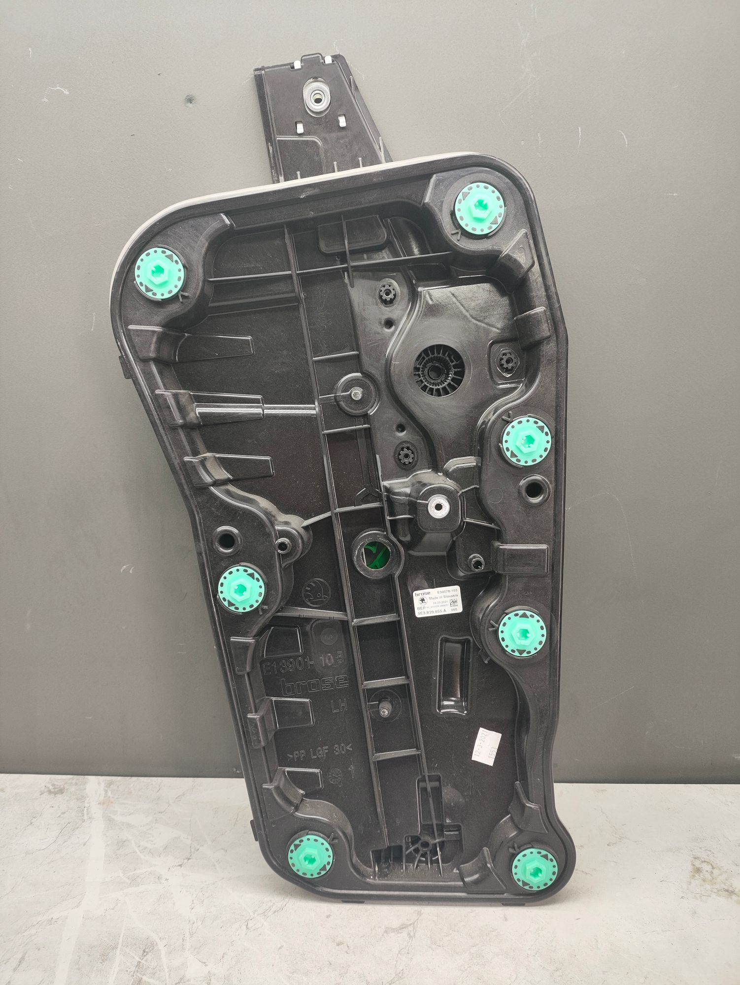https://ycs.partsauto.market/partsauto-images/thmbs/userImages/6ab8ea4394fc0aced0b69382a3e61955/part/d2a87353-e4db-4ac5-ae3d-ad78ef19b8dc_1776158873253.jpg