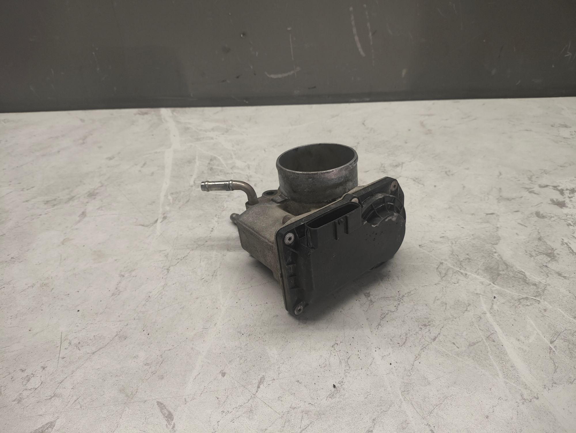 https://ycs.partsauto.market/partsauto-images/thmbs/userImages/6ab8ea4394fc0aced0b69382a3e61955/part/d3a19954-1c7f-4381-805c-6263d075dabe_1780659881301.jpg