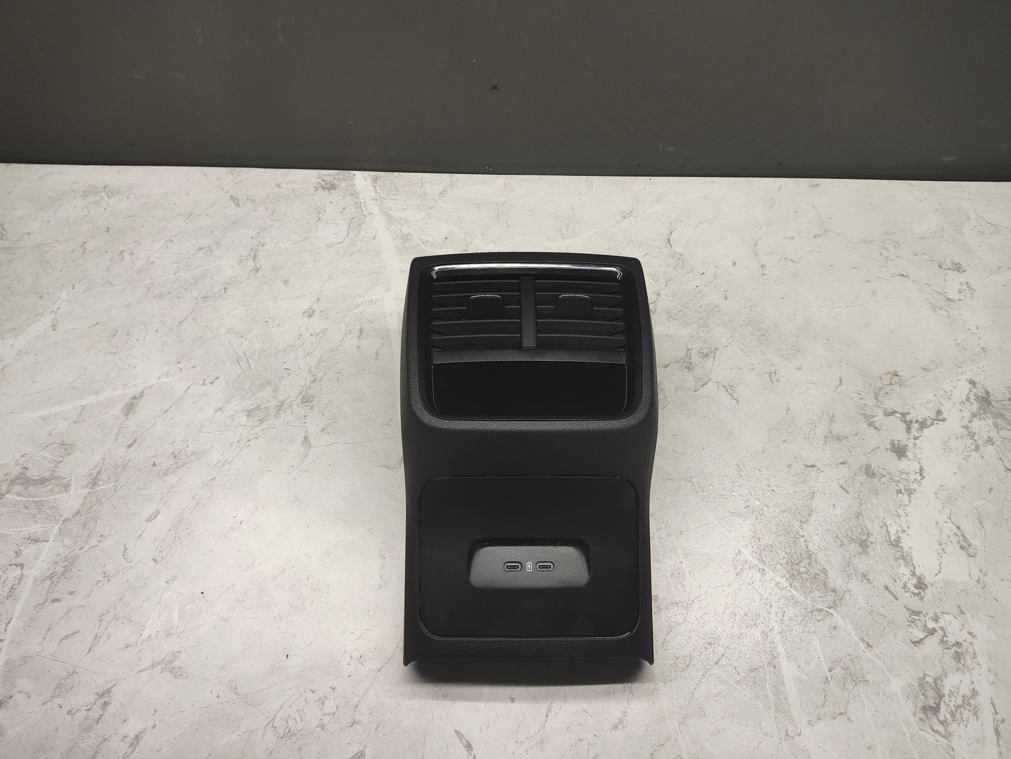 https://ycs.partsauto.market/partsauto-images/thmbs/userImages/6ab8ea4394fc0aced0b69382a3e61955/part/d558642b-bb95-4a21-b1a9-d8d18589defd_1775557340527.jpg