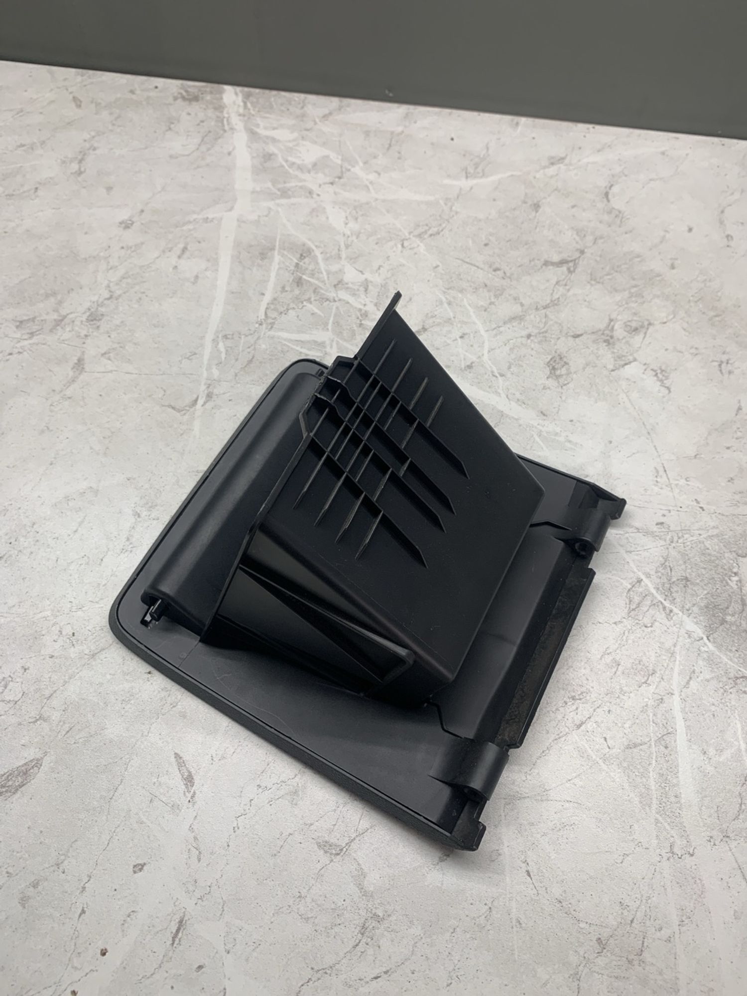 https://ycs.partsauto.market/partsauto-images/thmbs/userImages/6ab8ea4394fc0aced0b69382a3e61955/part/d7dc350e-3da5-4871-9f37-209b662d6632_1774259121386.jpg