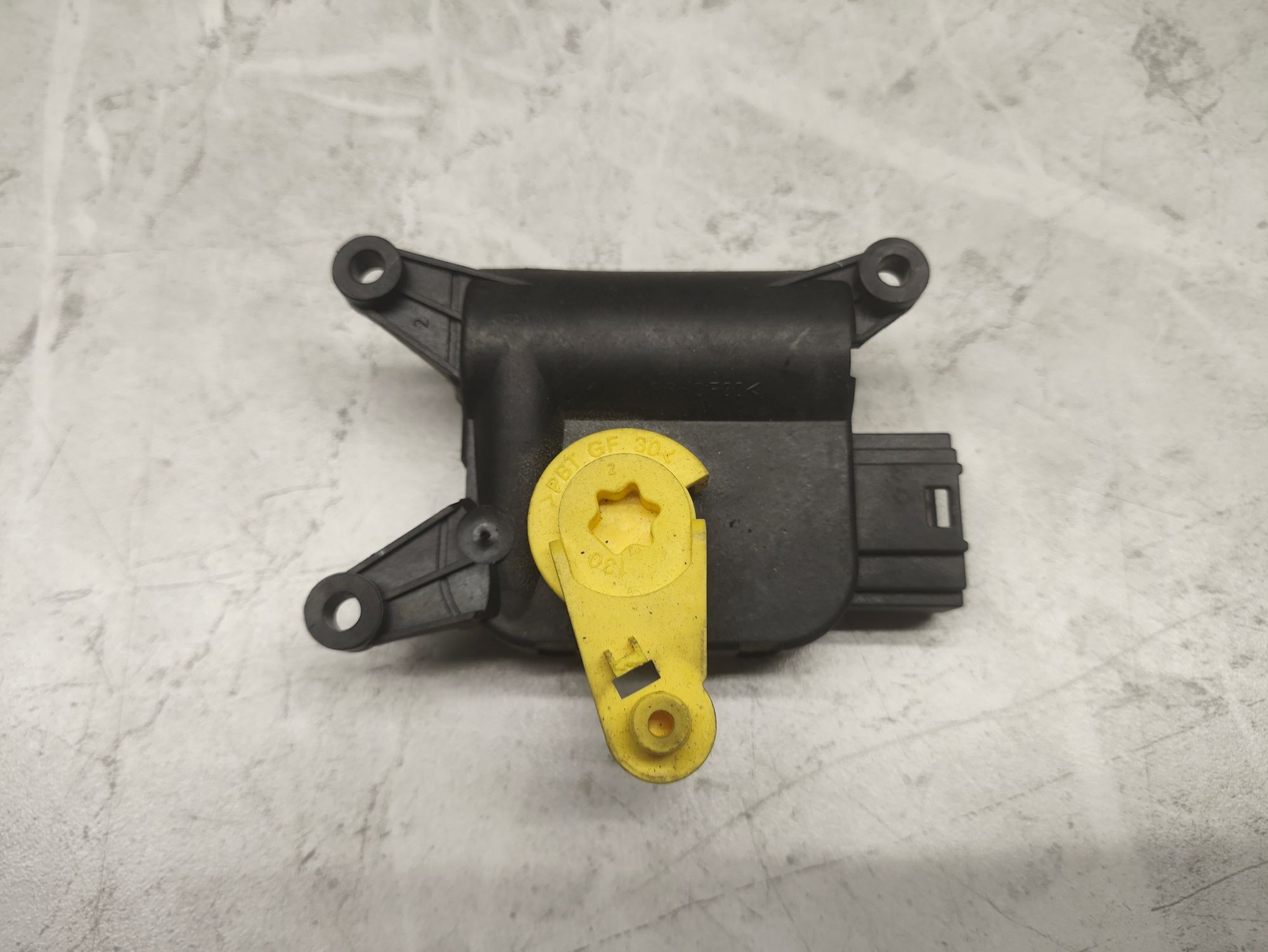 https://ycs.partsauto.market/partsauto-images/thmbs/userImages/6ab8ea4394fc0aced0b69382a3e61955/part/db5c8d60-8e5b-4739-9ecc-f139753fad21_1781007797299.jpg