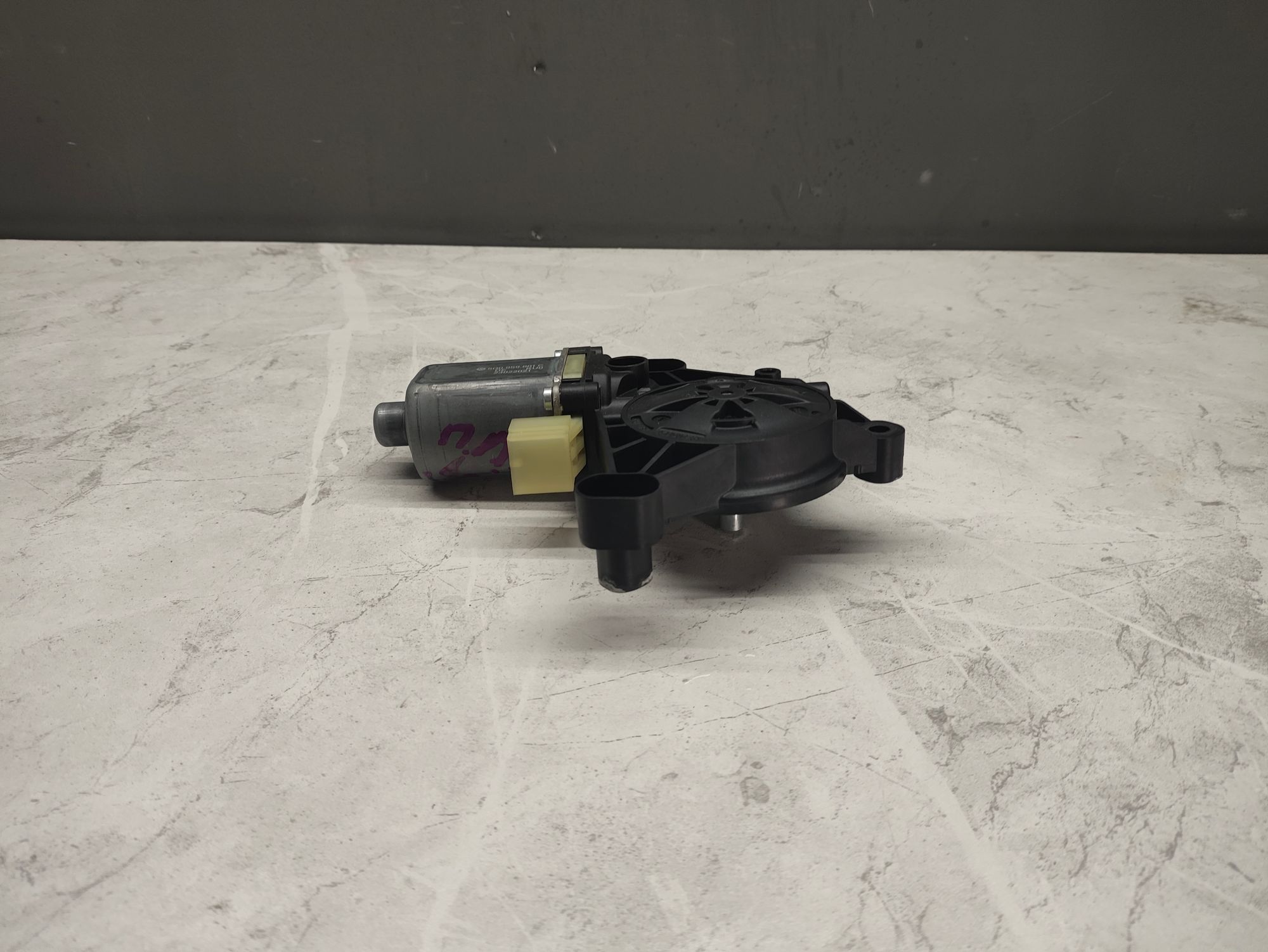 https://ycs.partsauto.market/partsauto-images/thmbs/userImages/6ab8ea4394fc0aced0b69382a3e61955/part/db9c6b66-f9c9-4a13-8a58-d621ce4fc88a_1776159449615.jpg