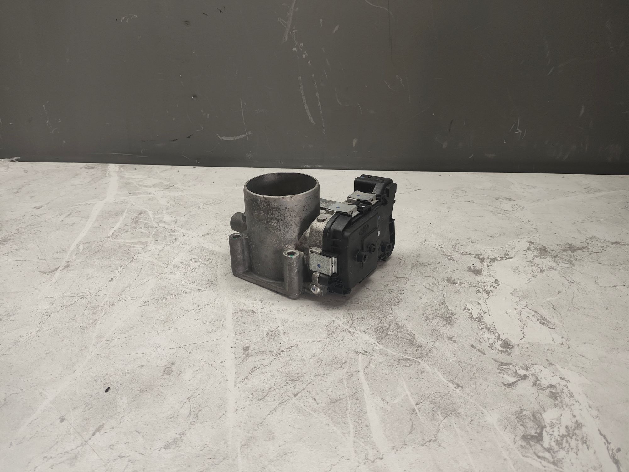 https://ycs.partsauto.market/partsauto-images/thmbs/userImages/6ab8ea4394fc0aced0b69382a3e61955/part/df6e1bb7-8bc3-46a3-9d2e-37f1f5b800aa_1778492456202.jpg