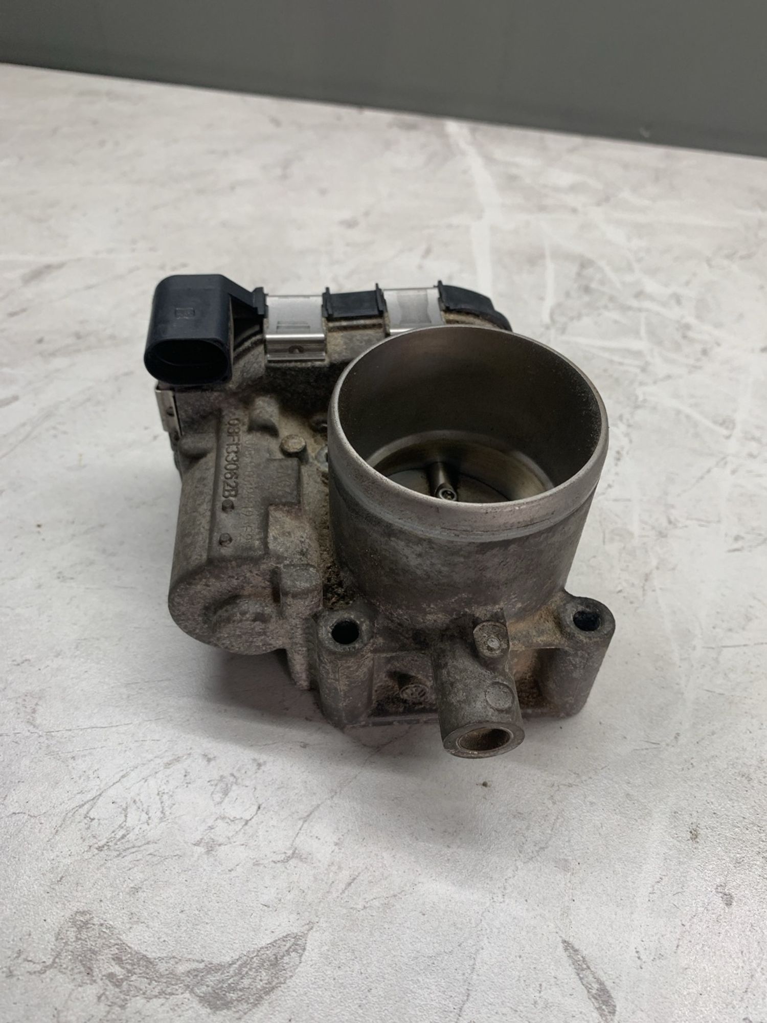 https://ycs.partsauto.market/partsauto-images/thmbs/userImages/6ab8ea4394fc0aced0b69382a3e61955/part/df8b425d-ed45-49e4-bca0-022f4c024c88_1773750581968.jpg