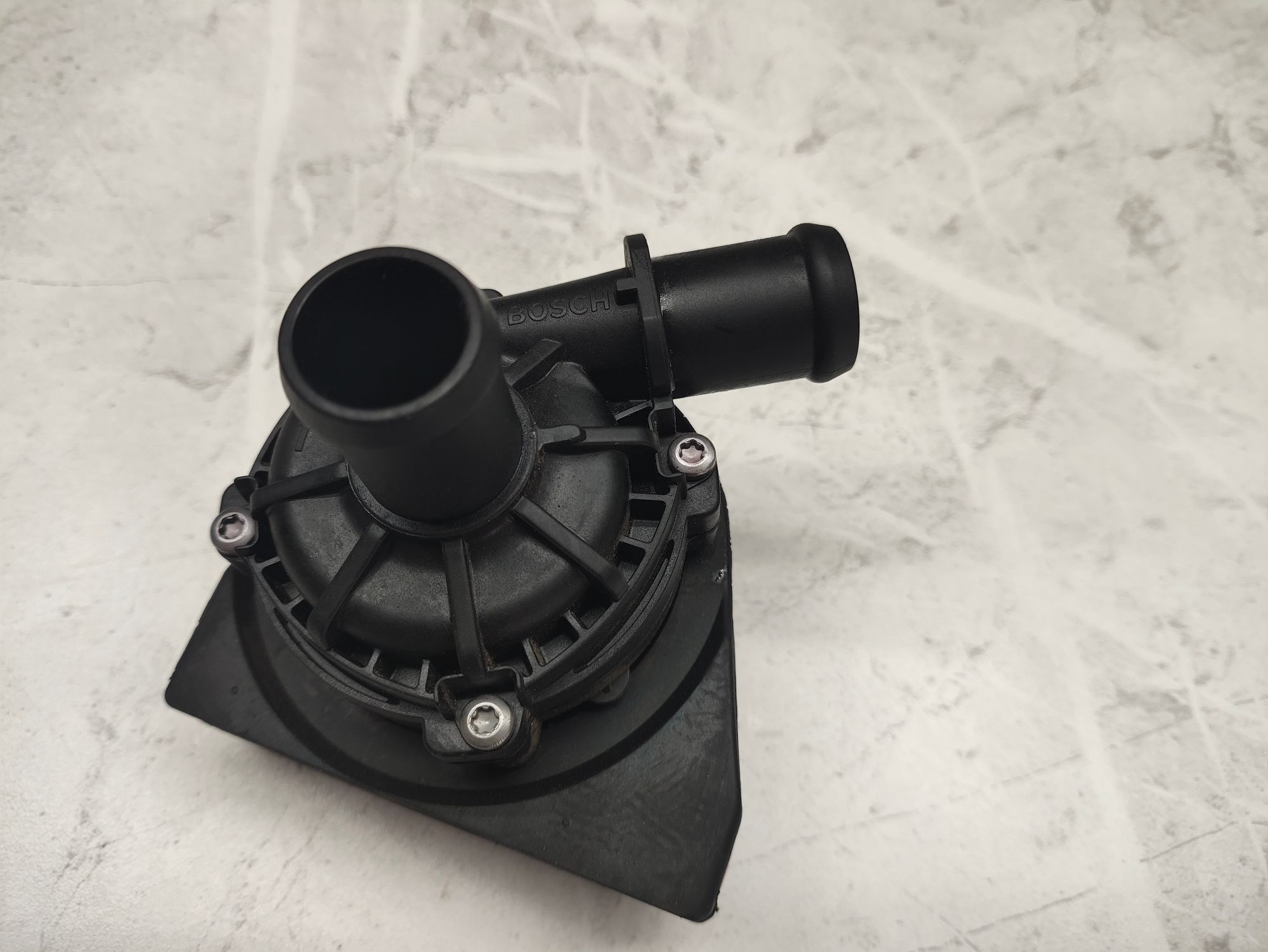 https://ycs.partsauto.market/partsauto-images/thmbs/userImages/6ab8ea4394fc0aced0b69382a3e61955/part/e2b71eef-0aa4-419f-8fe9-48ede2290d2a_1776762780483.jpg