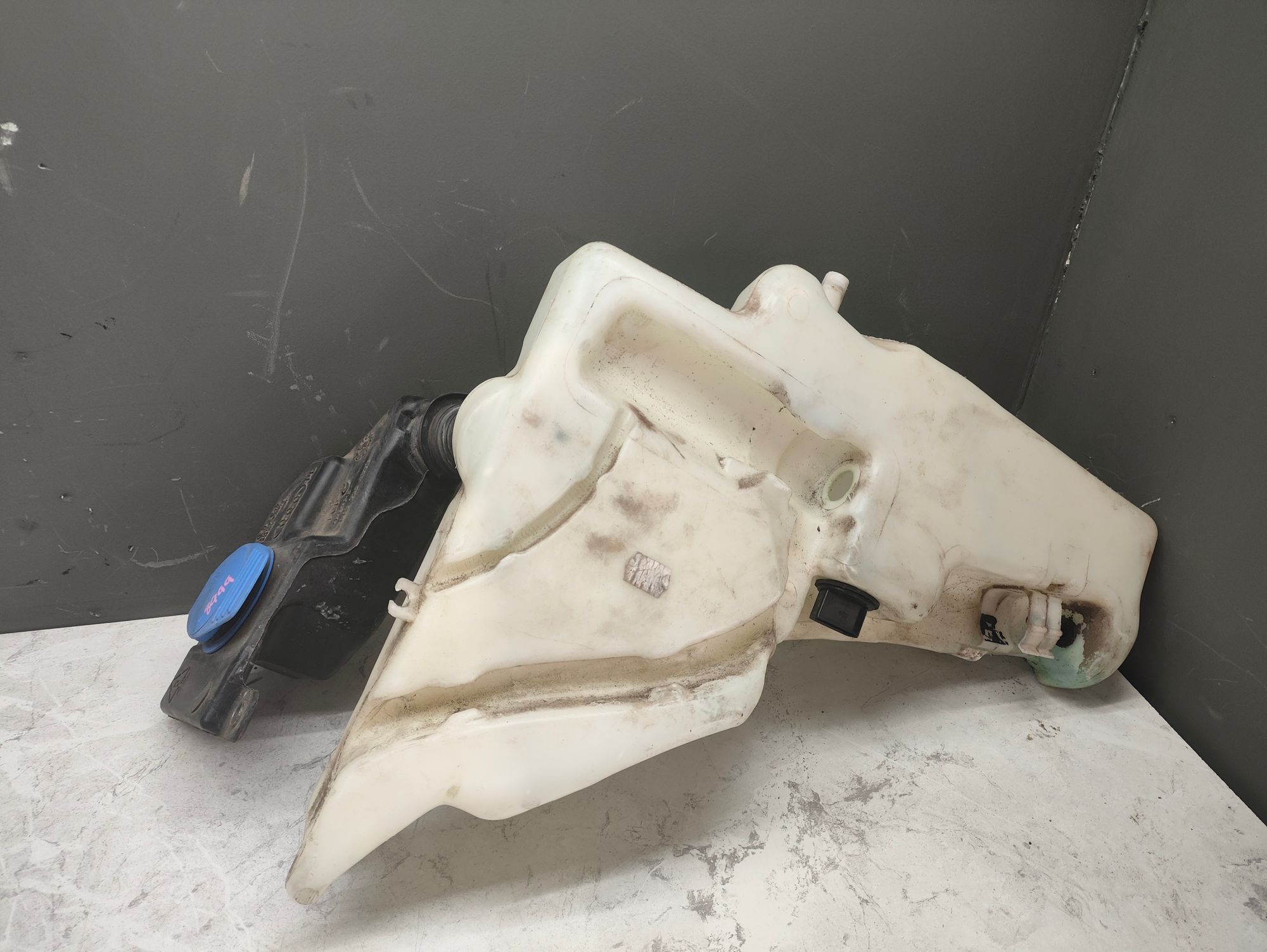 https://ycs.partsauto.market/partsauto-images/thmbs/userImages/6ab8ea4394fc0aced0b69382a3e61955/part/e47648d9-2d67-4ba8-951e-459f8098ef53_1784107557146.jpg