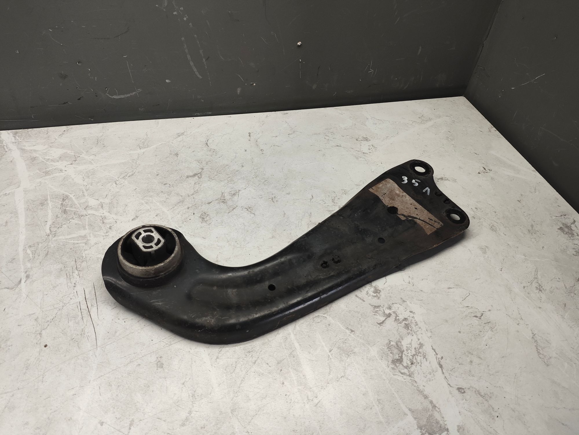https://ycs.partsauto.market/partsauto-images/thmbs/userImages/6ab8ea4394fc0aced0b69382a3e61955/part/e97fc9d8-3214-4e5c-a3f5-79f6db027e7d_1787312501703.jpg