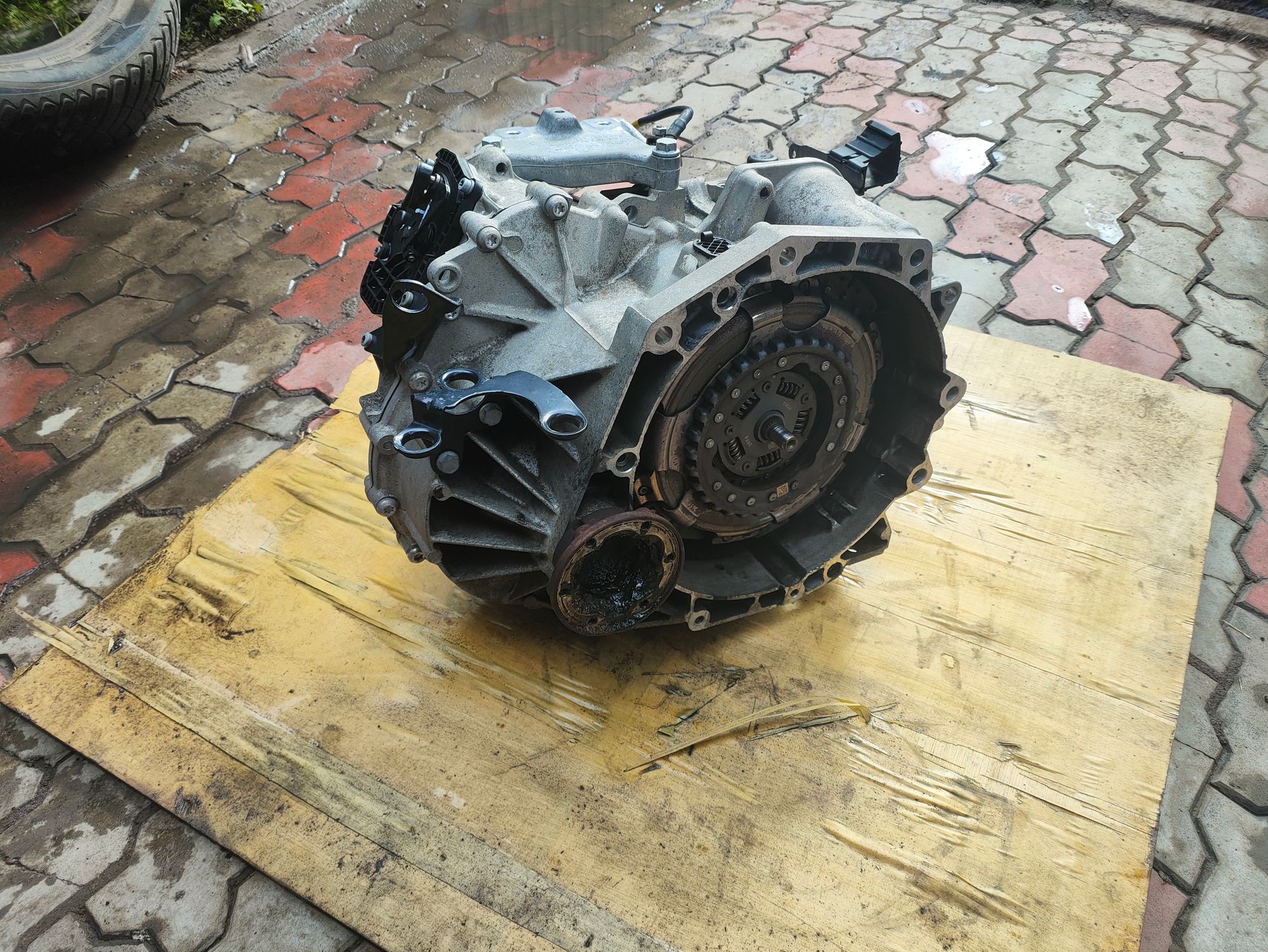 https://ycs.partsauto.market/partsauto-images/thmbs/userImages/6ab8ea4394fc0aced0b69382a3e61955/part/ea098fcf-4ce7-4f9a-942c-6e3d9c47405a_1778593533618.jpg