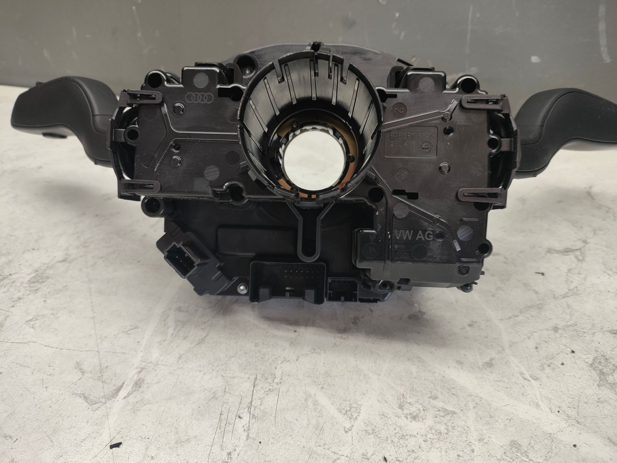 https://ycs.partsauto.market/partsauto-images/thmbs/userImages/6ab8ea4394fc0aced0b69382a3e61955/part/eae11643-ad83-4ff0-8b0e-40778d71d456_1787305571784.jpg