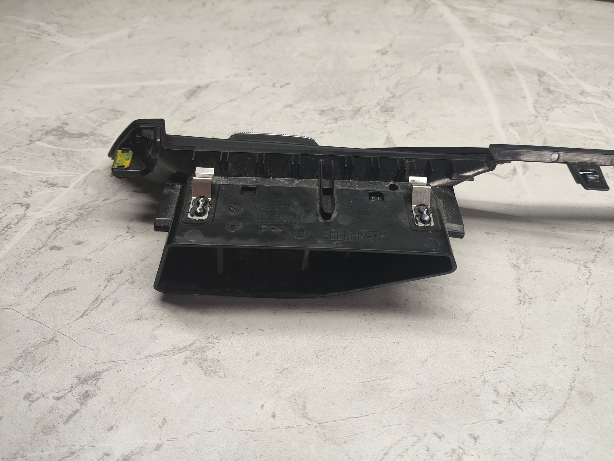 https://ycs.partsauto.market/partsauto-images/thmbs/userImages/6ab8ea4394fc0aced0b69382a3e61955/part/eed31b3e-8bec-43cd-b43b-236eedbc001a_1775818857059.jpg