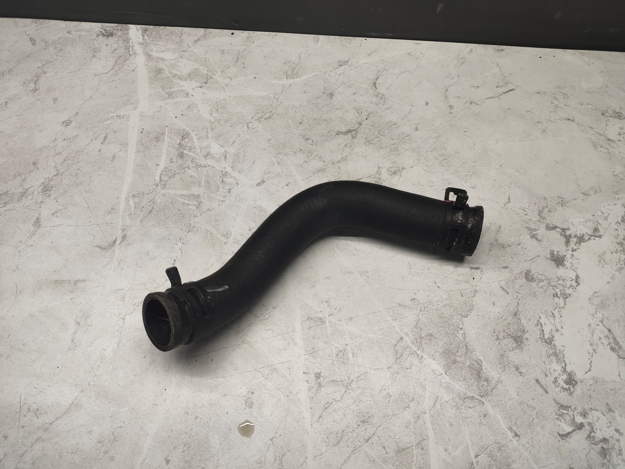 https://ycs.partsauto.market/partsauto-images/thmbs/userImages/6ab8ea4394fc0aced0b69382a3e61955/part/f2432823-360b-4bb3-813b-9ffeb96ff294_1778240905393.jpg