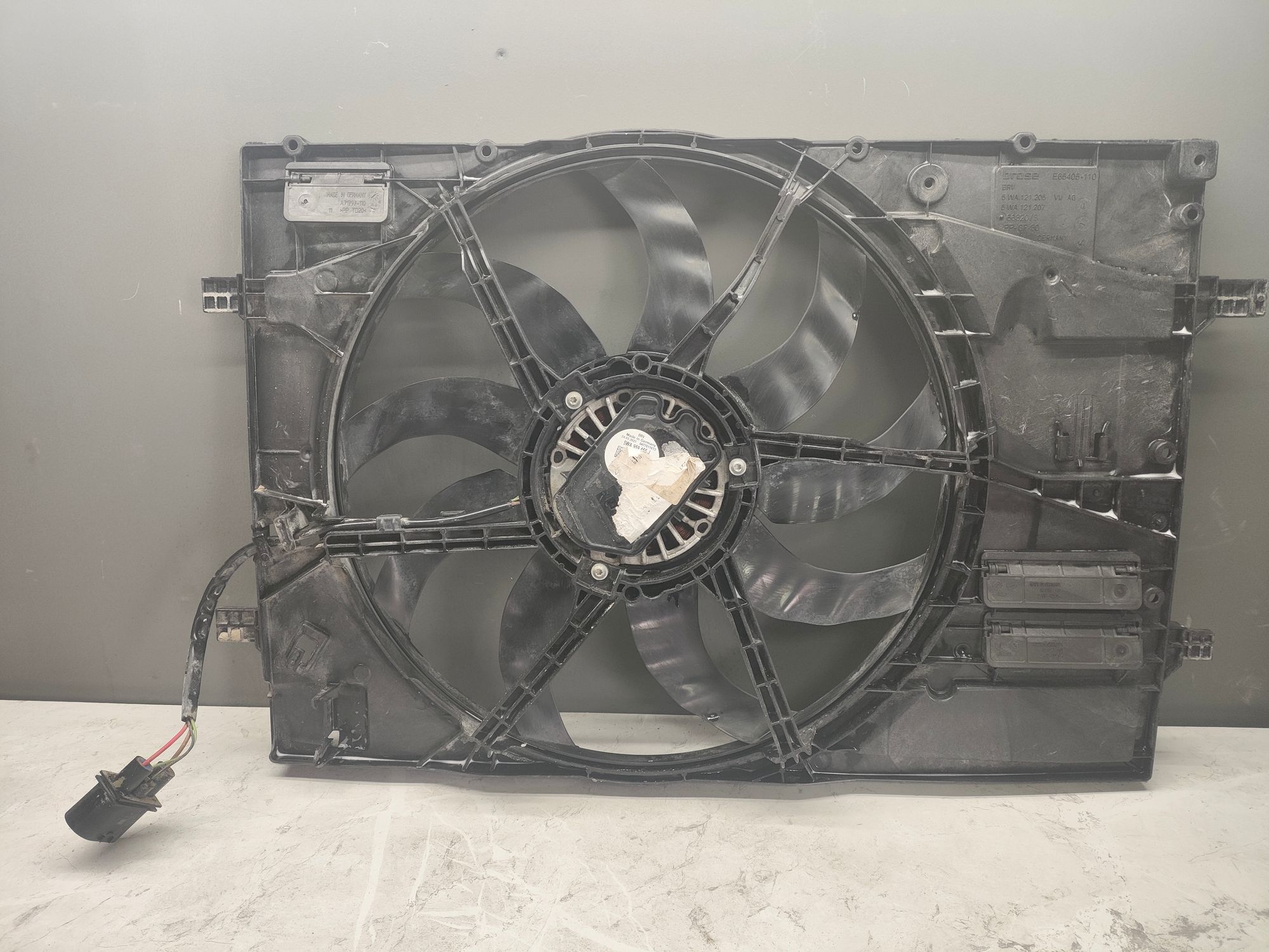 https://ycs.partsauto.market/partsauto-images/thmbs/userImages/6ab8ea4394fc0aced0b69382a3e61955/part/f2f207c3-a983-4ed1-a951-3da75f191e51_1775911056935.jpg