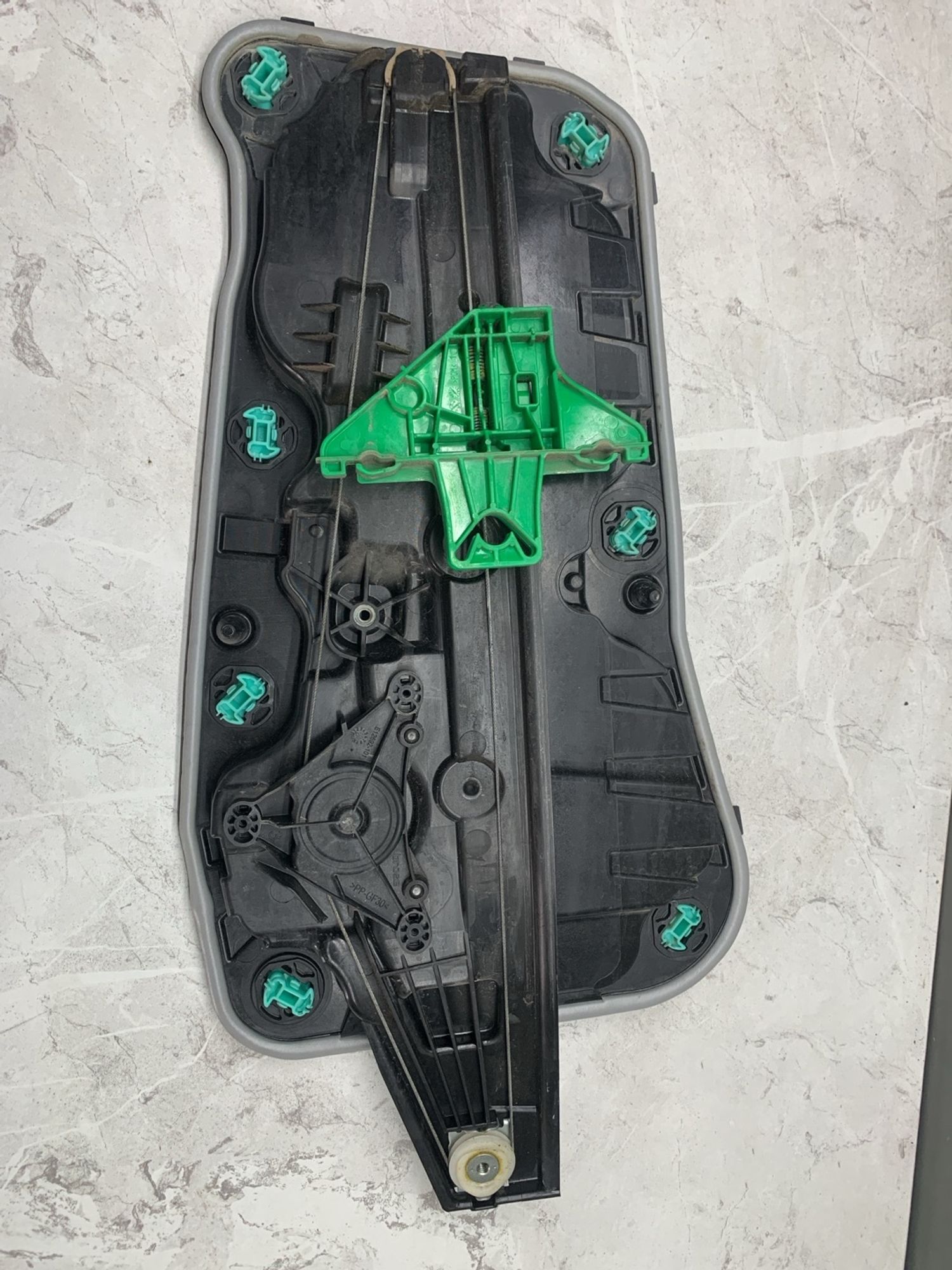 https://ycs.partsauto.market/partsauto-images/thmbs/userImages/6ab8ea4394fc0aced0b69382a3e61955/part/f6771f37-3bcd-43e7-85f6-6a4c3446a229_1774261081663.jpg