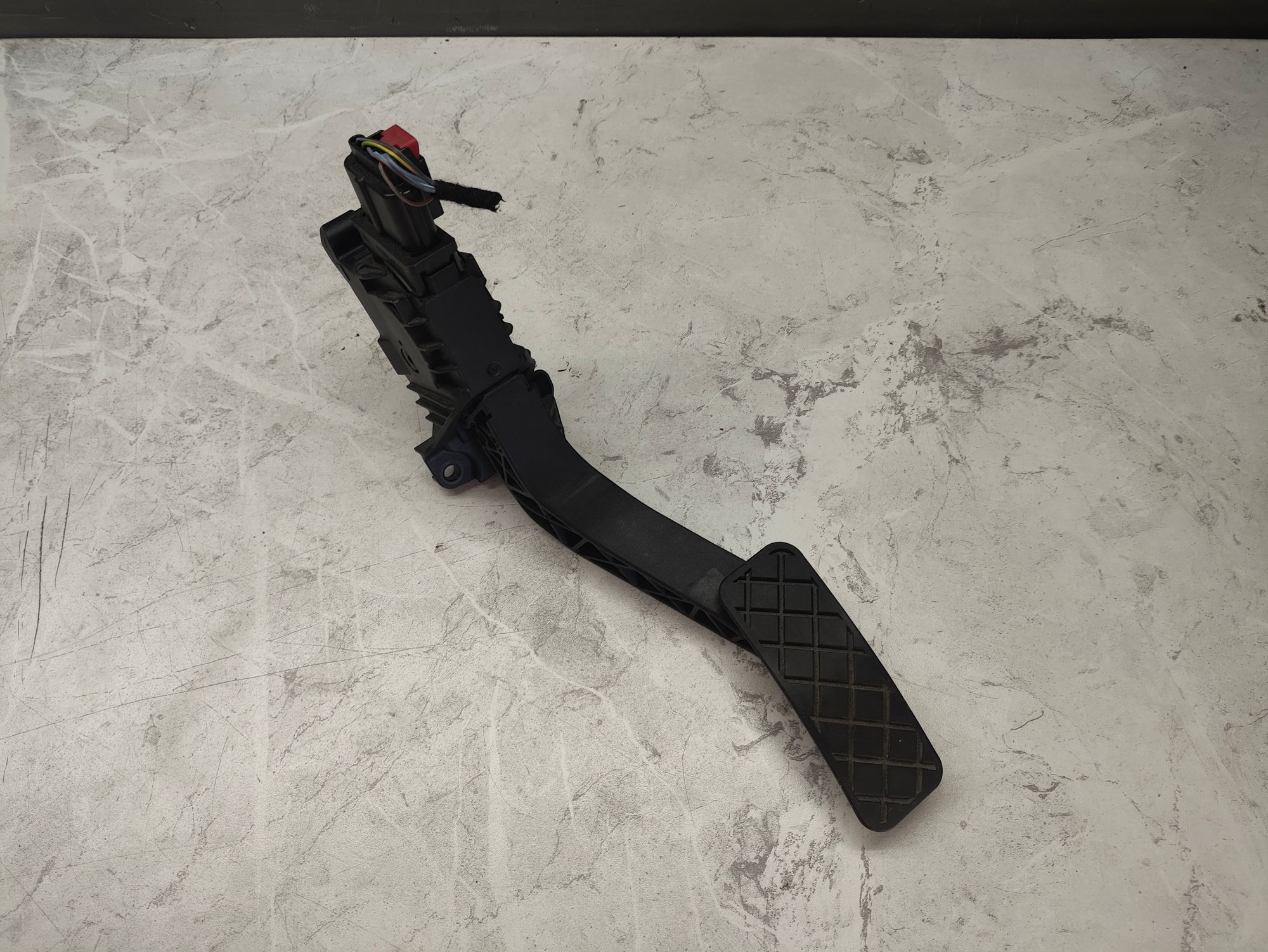 https://ycs.partsauto.market/partsauto-images/thmbs/userImages/6ab8ea4394fc0aced0b69382a3e61955/part/f7b4b9fc-a3ae-4387-9d1c-93947899fc2b_1786698571540.jpg