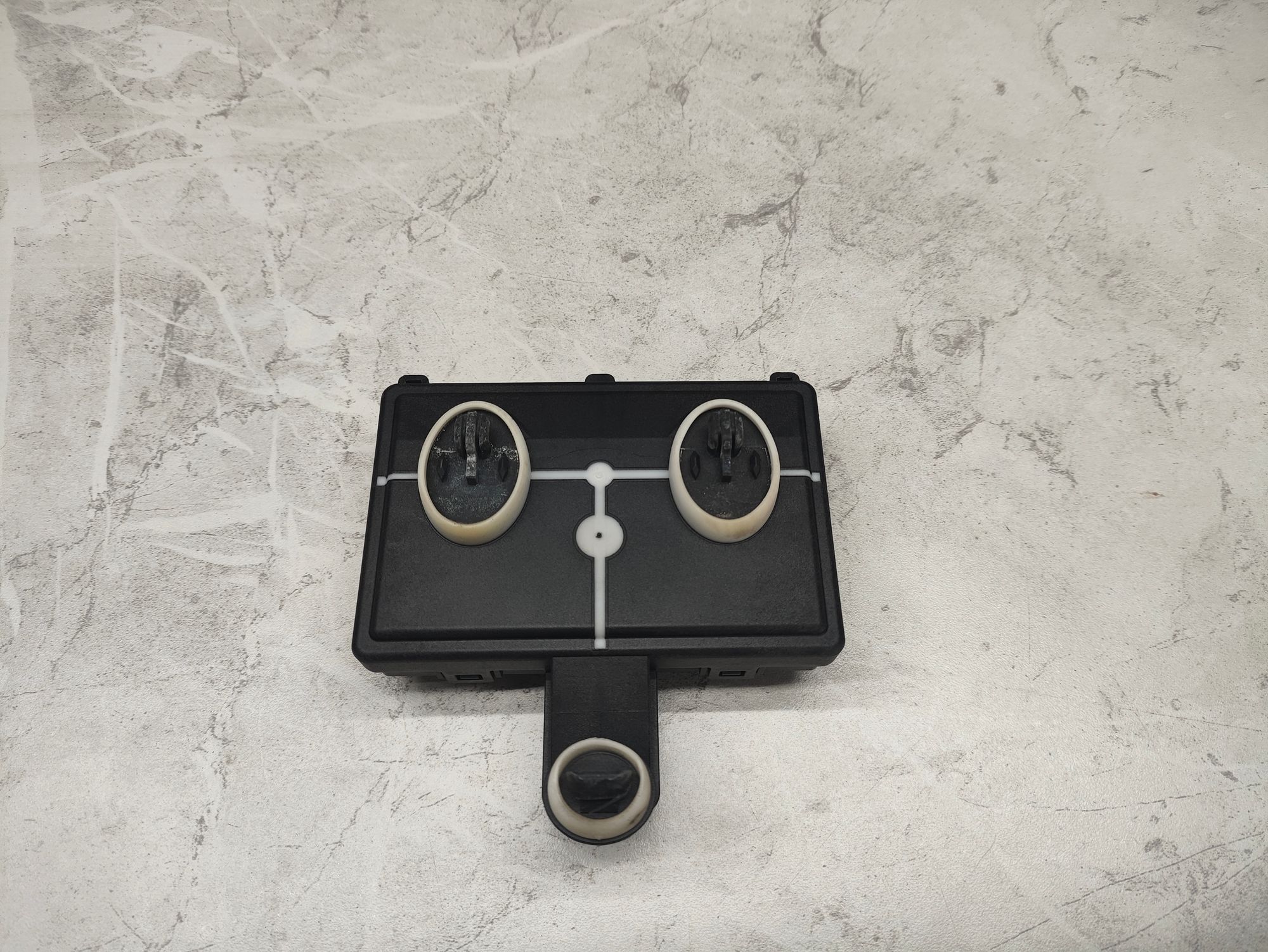 https://ycs.partsauto.market/partsauto-images/thmbs/userImages/6ab8ea4394fc0aced0b69382a3e61955/part/f7cc3909-4257-414c-9190-062fd1fccf59_1776164093127.jpg