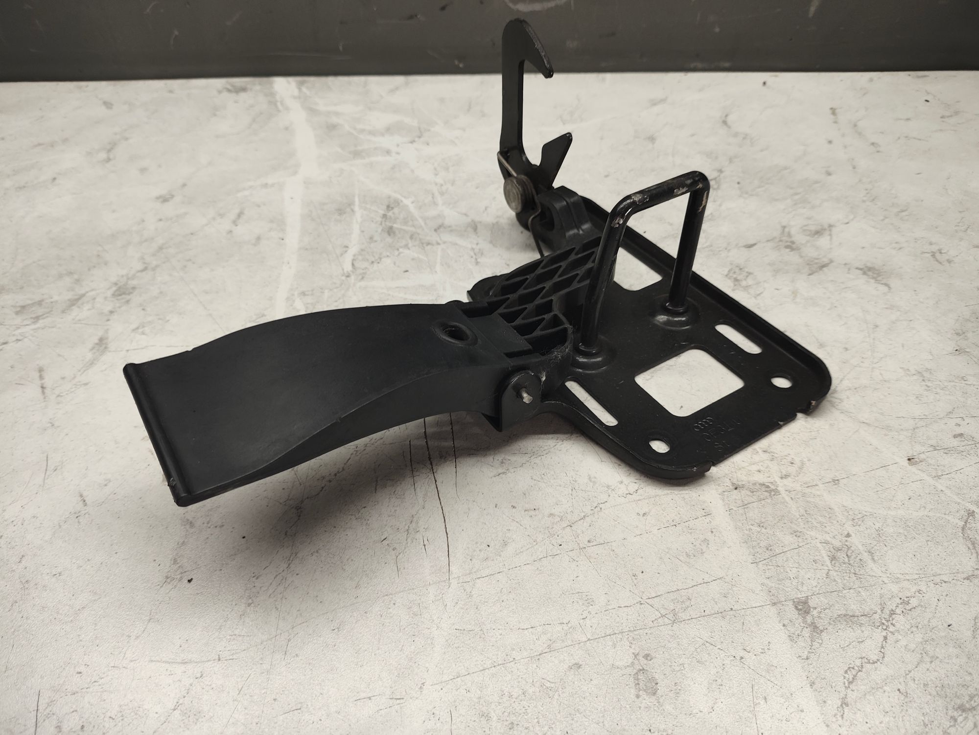 https://ycs.partsauto.market/partsauto-images/thmbs/userImages/6ab8ea4394fc0aced0b69382a3e61955/part/f9ca8fb9-218e-448c-bd5d-5f8228a5f14a_1784191088763.jpg