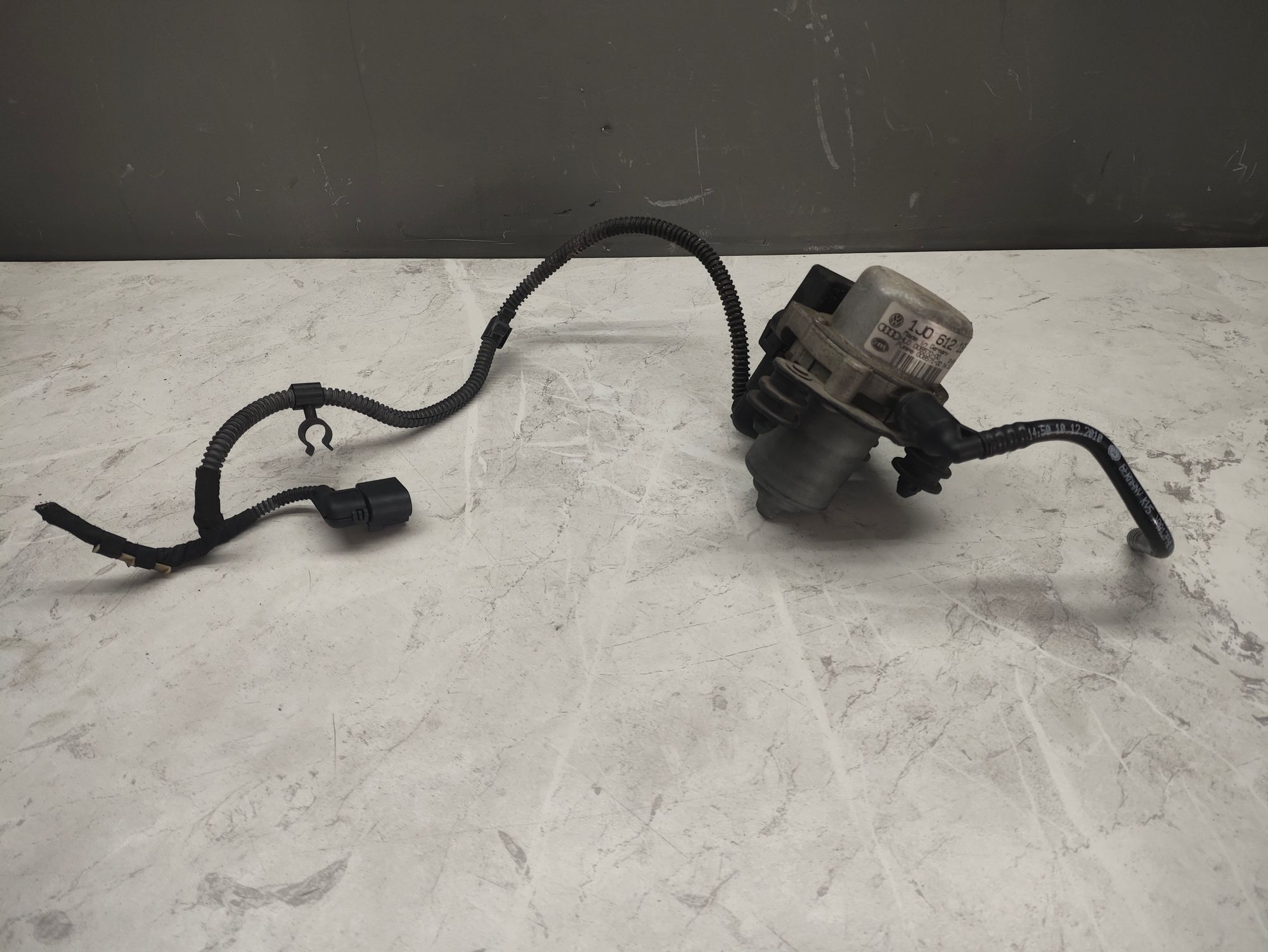 https://ycs.partsauto.market/partsauto-images/thmbs/userImages/6ab8ea4394fc0aced0b69382a3e61955/part/fe1af780-b9ac-46e5-89b5-46642d41de1b_1778579941790.jpg