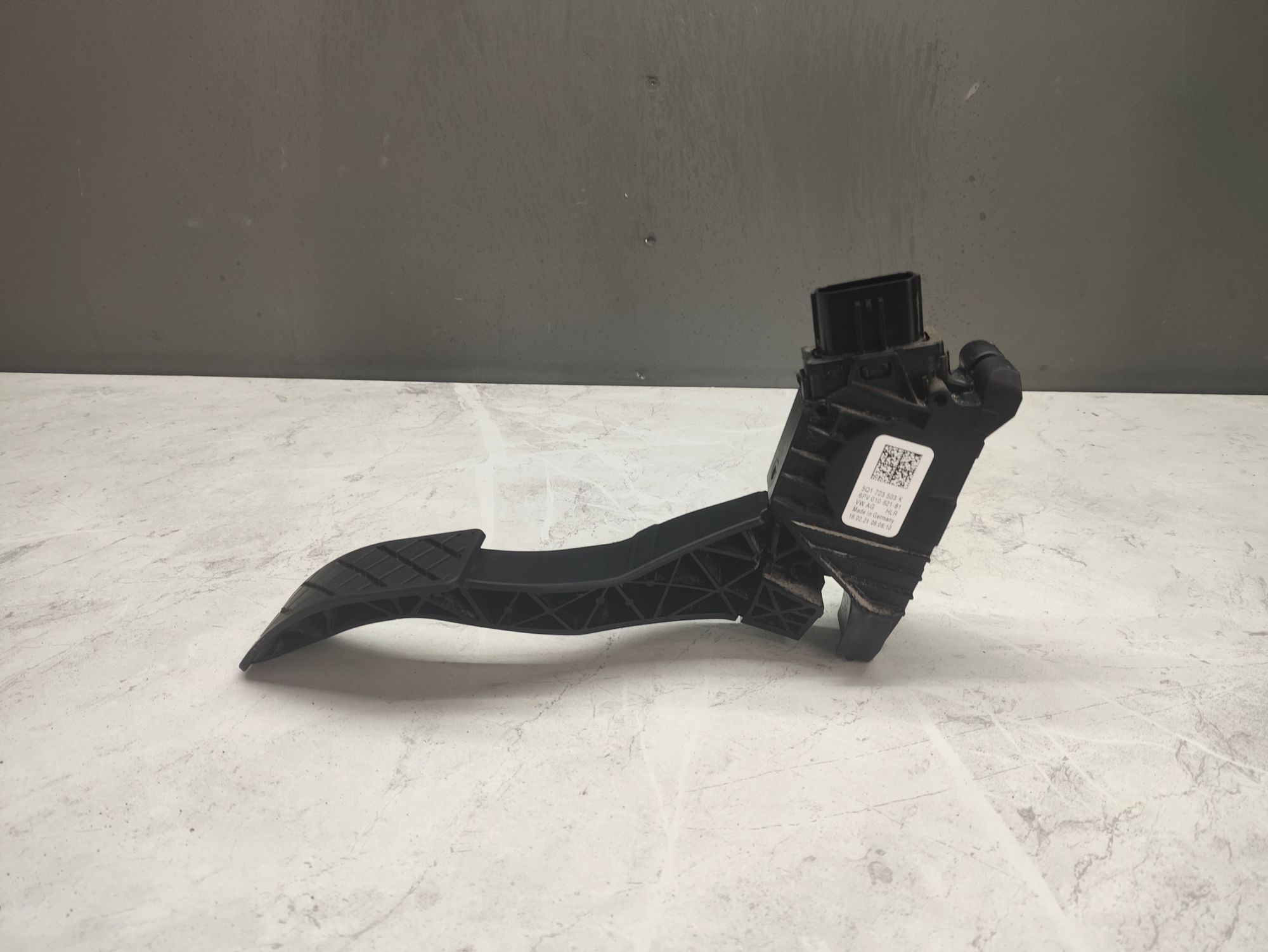 https://ycs.partsauto.market/partsauto-images/thmbs/userImages/6ab8ea4394fc0aced0b69382a3e61955/part/fe76ed21-a865-4e7d-9d83-c793d0d6a6d6_1775728290604.jpg