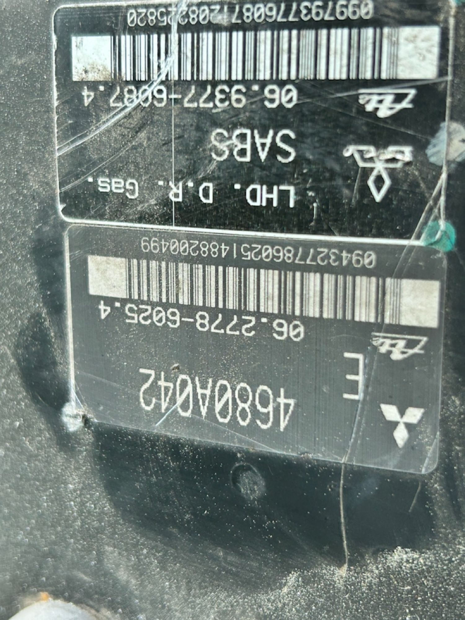 https://ycs.partsauto.market/partsauto-images/thmbs/userImages/6c041085ce847b07e3ea33e65ae09e6a/part/02487724-f359-4aef-b207-d4c56b50fec3_1779554067601.jpg