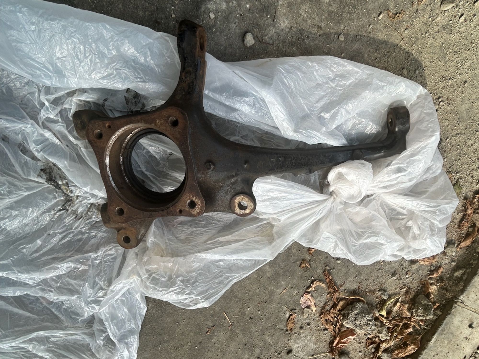 https://ycs.partsauto.market/partsauto-images/thmbs/userImages/6c041085ce847b07e3ea33e65ae09e6a/part/1f173732-fd08-4554-b34d-8ccf44514692_1783773903480.jpg