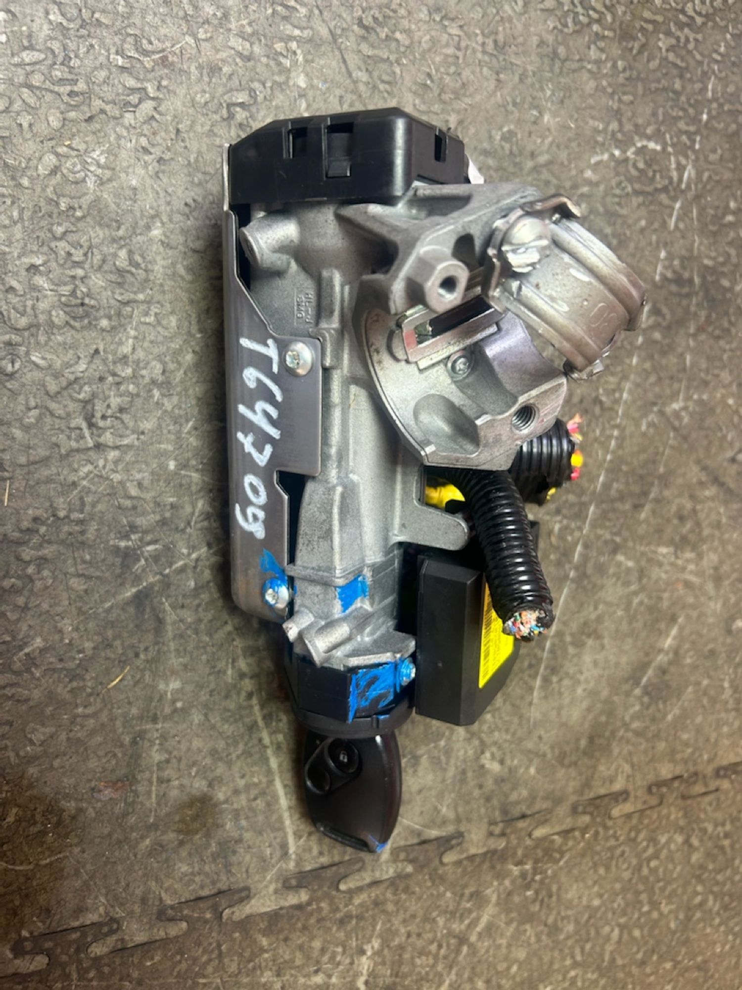 https://ycs.partsauto.market/partsauto-images/thmbs/userImages/6c041085ce847b07e3ea33e65ae09e6a/part/2c87dc91-d80c-4da3-8efb-fd556b78d9fa_1787235320320.jpg