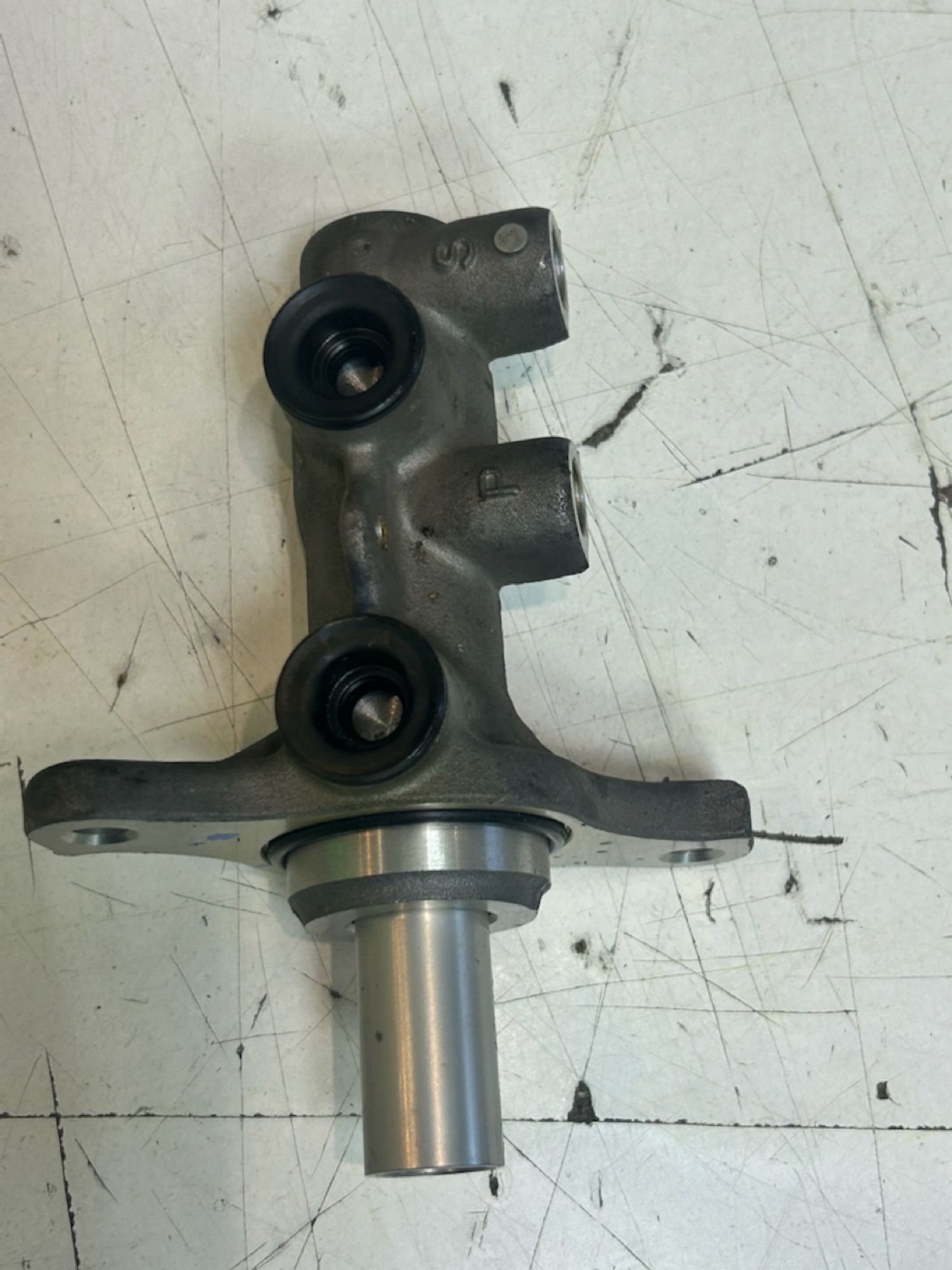 https://ycs.partsauto.market/partsauto-images/thmbs/userImages/6c041085ce847b07e3ea33e65ae09e6a/part/3be8ed7a-f796-4b2a-be26-41e15a4b7f5c_1784054866935.jpg