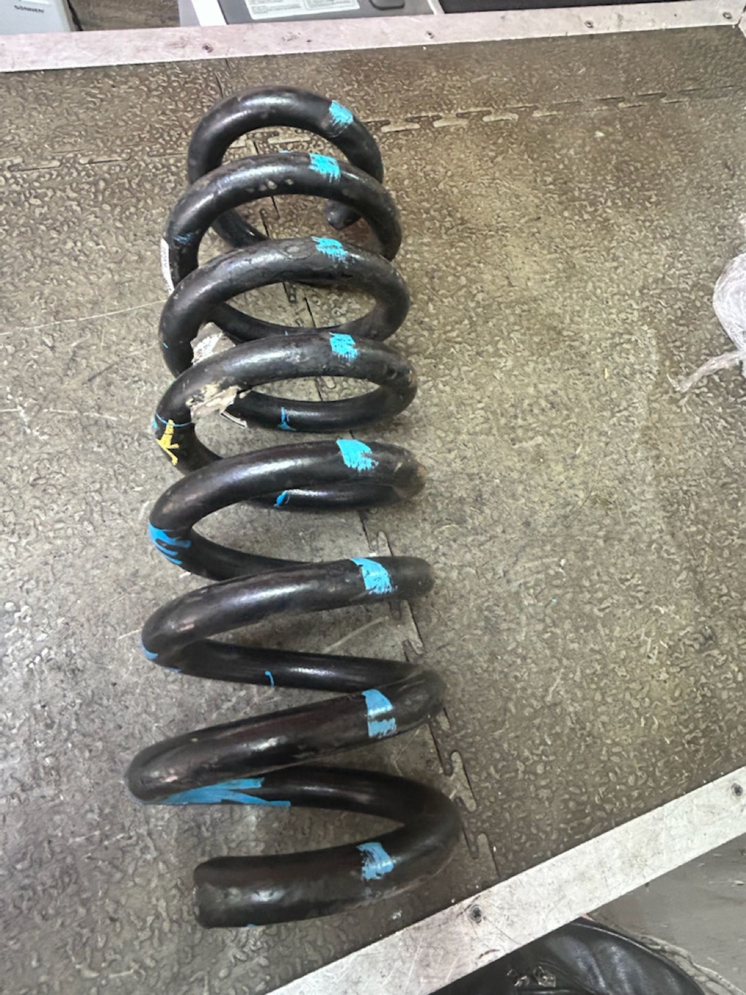 https://ycs.partsauto.market/partsauto-images/thmbs/userImages/6c041085ce847b07e3ea33e65ae09e6a/part/5dab974b-f79b-4b5c-ad1c-69d2ef931aee_1786714184103.jpg