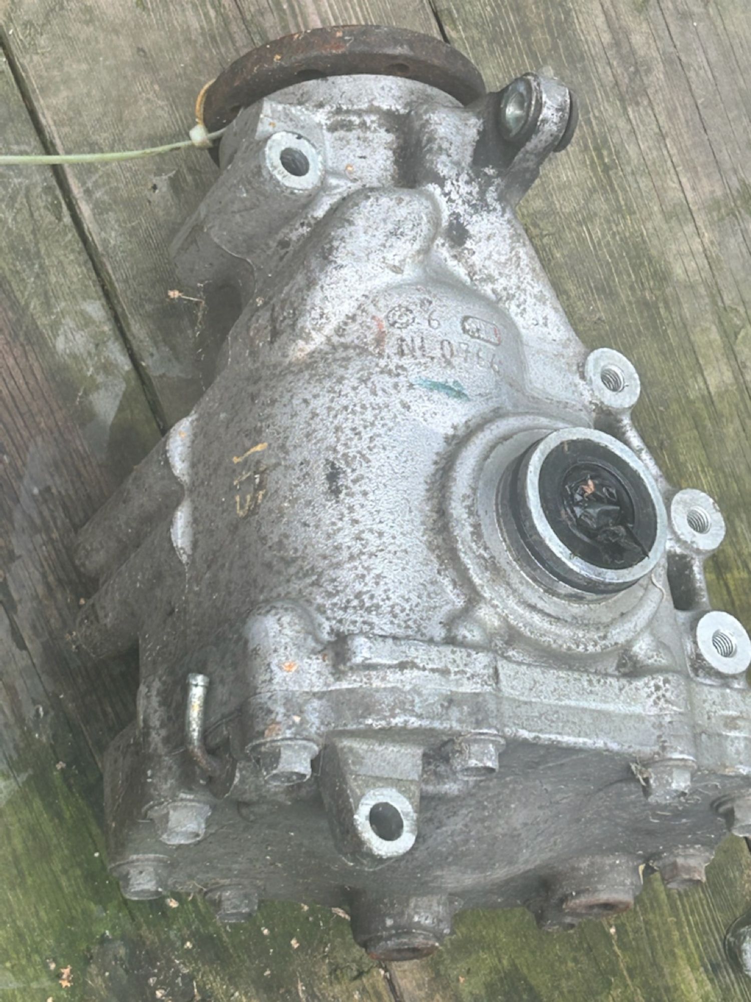 https://ycs.partsauto.market/partsauto-images/thmbs/userImages/6c041085ce847b07e3ea33e65ae09e6a/part/7d28fc14-ec6f-4801-a538-4a784d7e1f1b_1786098095560.jpg