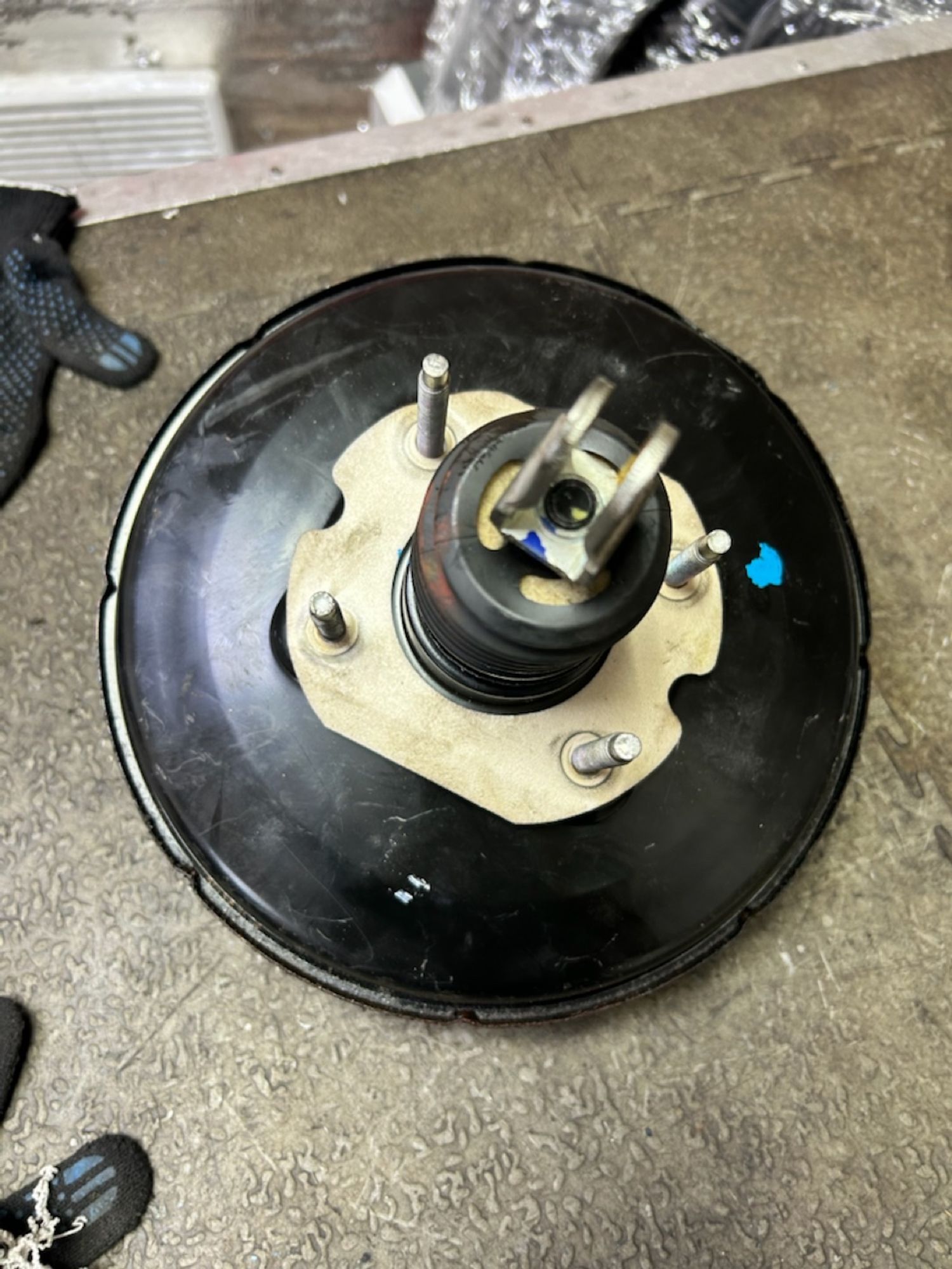 https://ycs.partsauto.market/partsauto-images/thmbs/userImages/6c041085ce847b07e3ea33e65ae09e6a/part/891a885a-165b-4c69-9aa9-f3928be6d10c_1785757116755.jpg