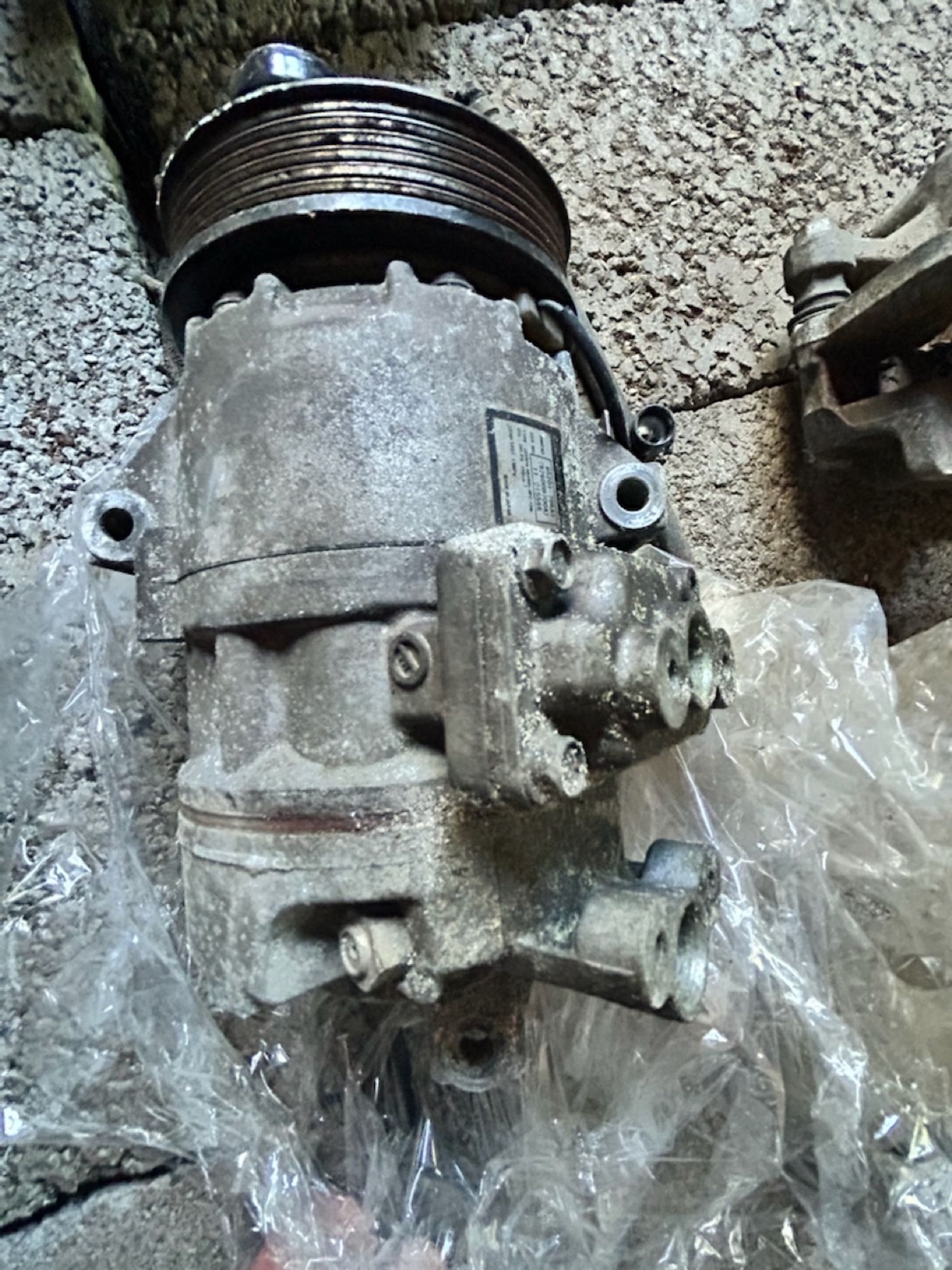 https://ycs.partsauto.market/partsauto-images/thmbs/userImages/6c041085ce847b07e3ea33e65ae09e6a/part/b2b74cee-ec44-4209-87e9-0128292634da_1784456076029.jpg