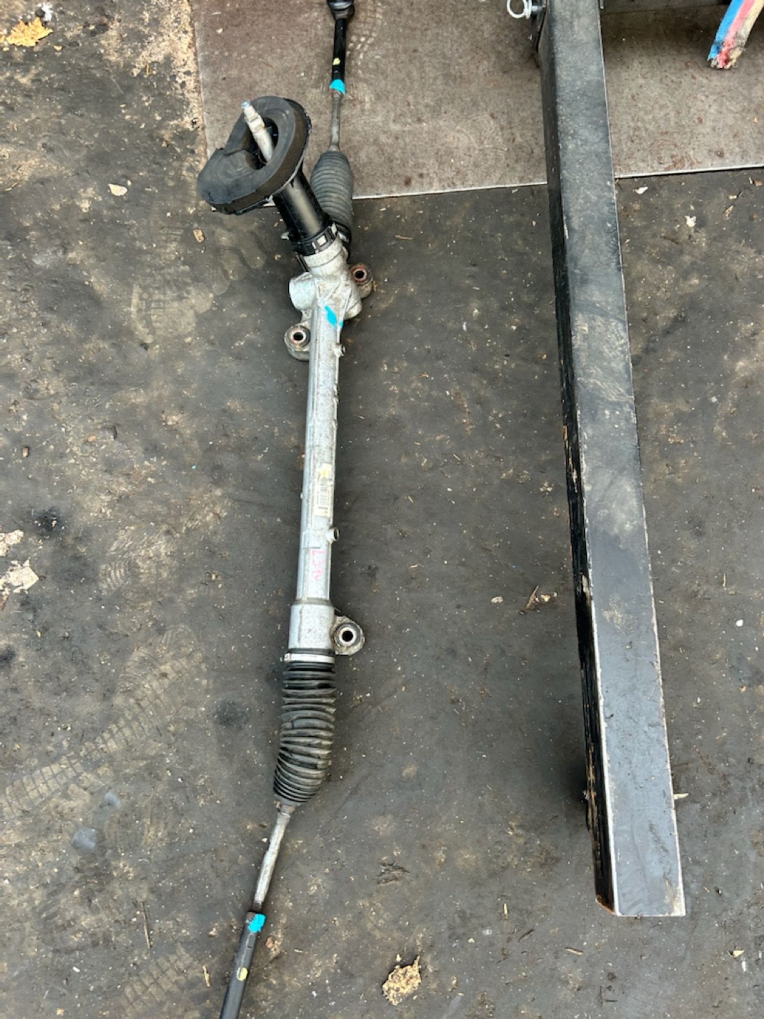 https://ycs.partsauto.market/partsauto-images/thmbs/userImages/6c041085ce847b07e3ea33e65ae09e6a/part/eed9d540-9fbd-453c-8219-26238b209397_1785757218762.jpg