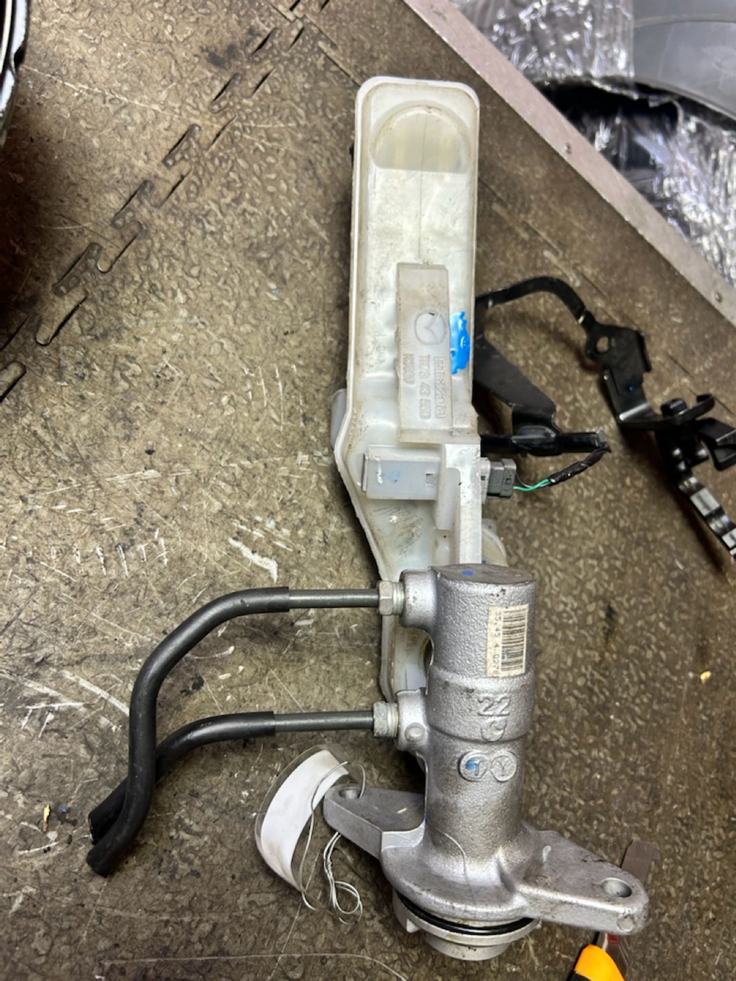 https://ycs.partsauto.market/partsauto-images/thmbs/userImages/6c041085ce847b07e3ea33e65ae09e6a/part/ef6b272e-0d0a-48e8-9a33-1b438b7526aa_1785757149311.jpg