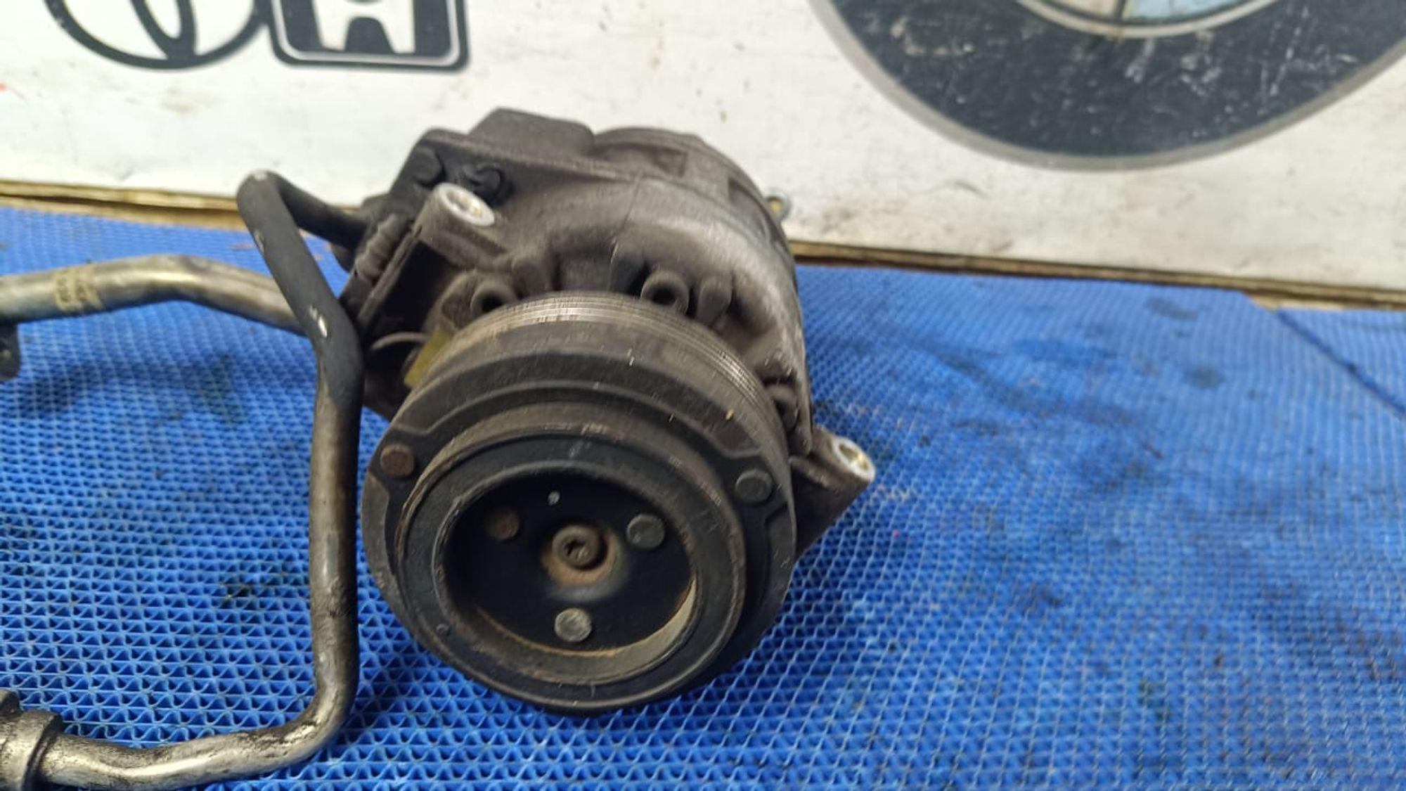 https://ycs.partsauto.market/partsauto-images/thmbs/userImages/72ad5fba4727bffbc6ea9a8c61494201/part/0966e223-bd6d-4bb8-8f50-3594538960cf_1745229902535.jpg